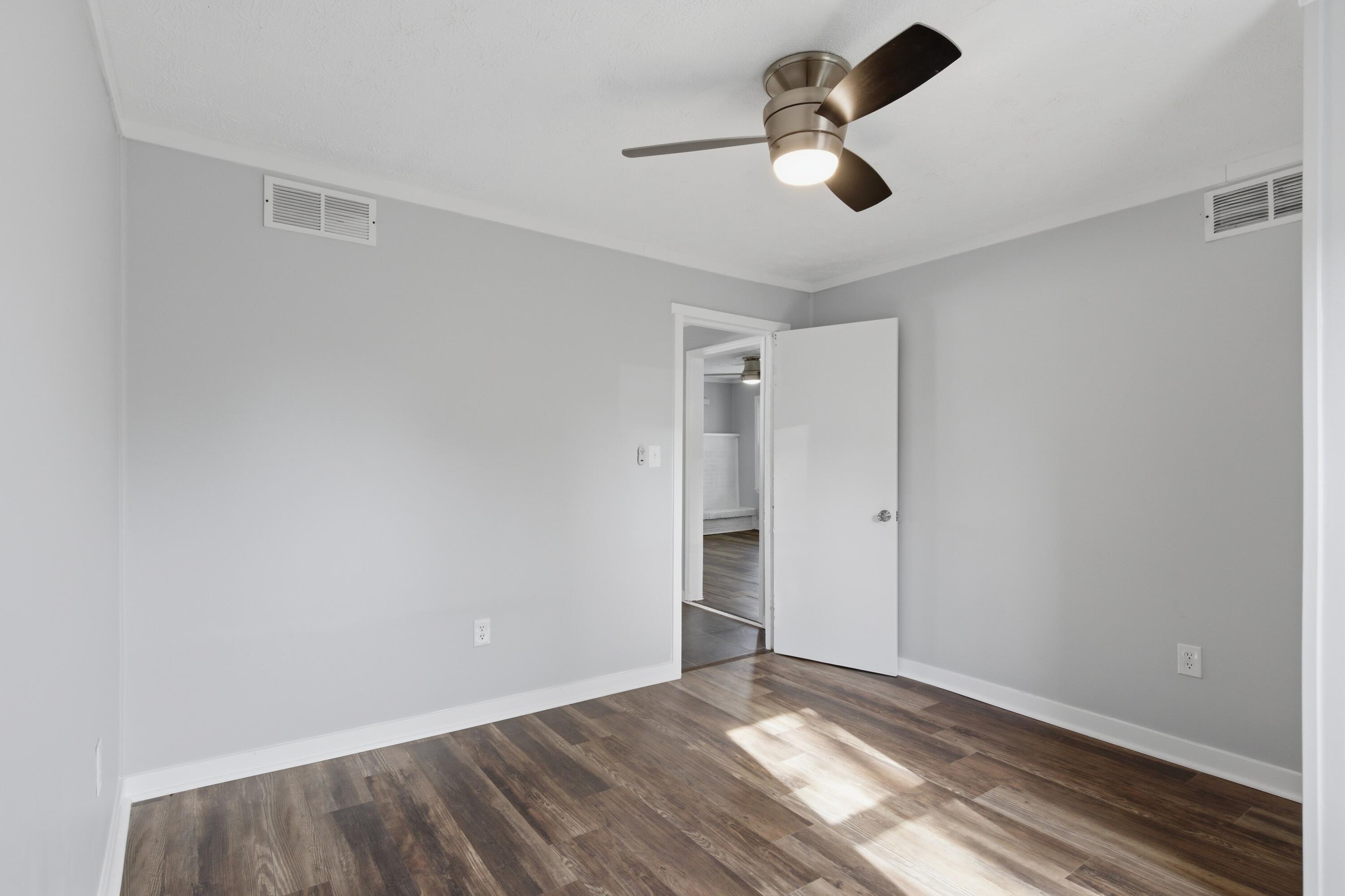 213 Irvine View Street Property Photo 9