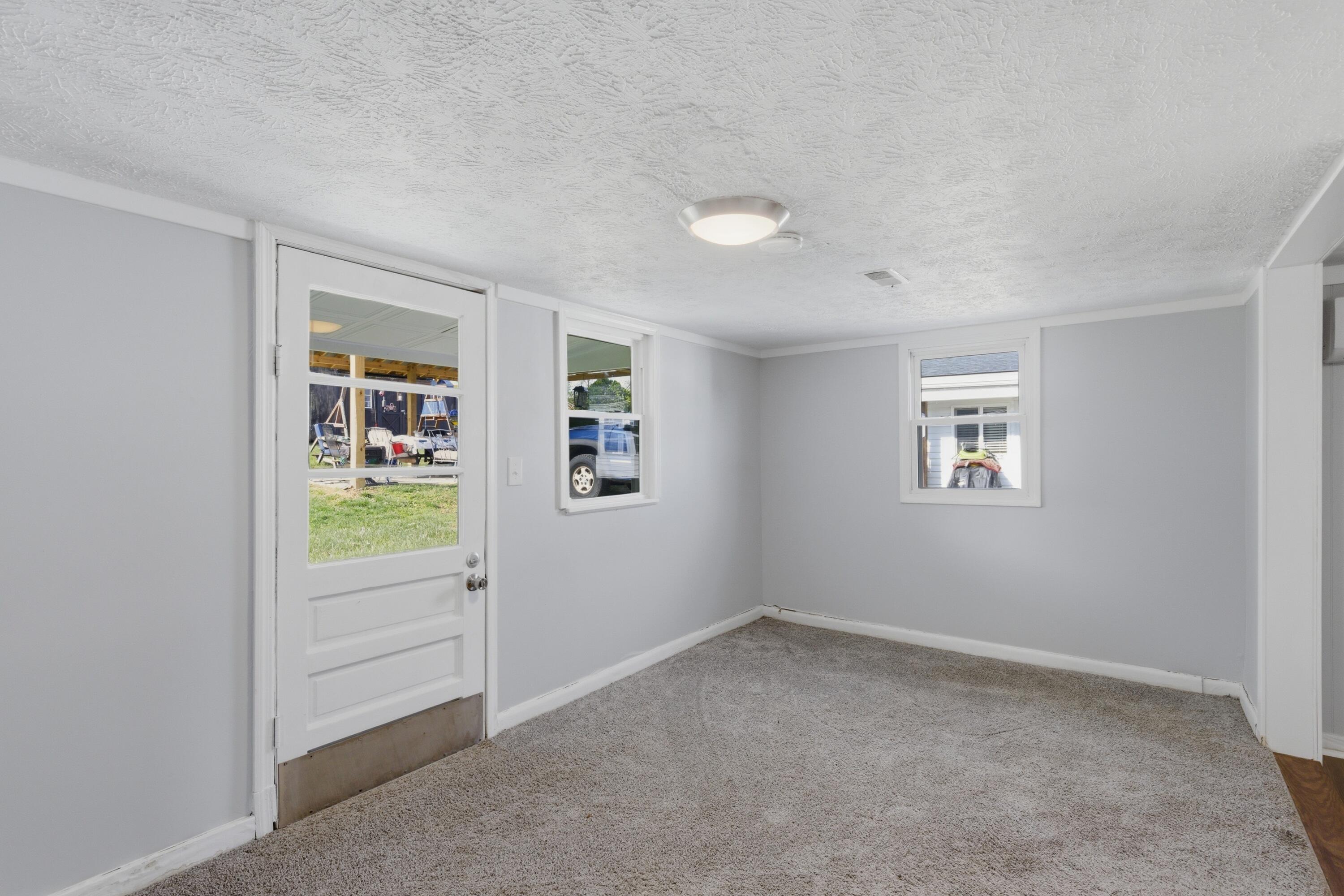 213 Irvine View Street Property Photo 15