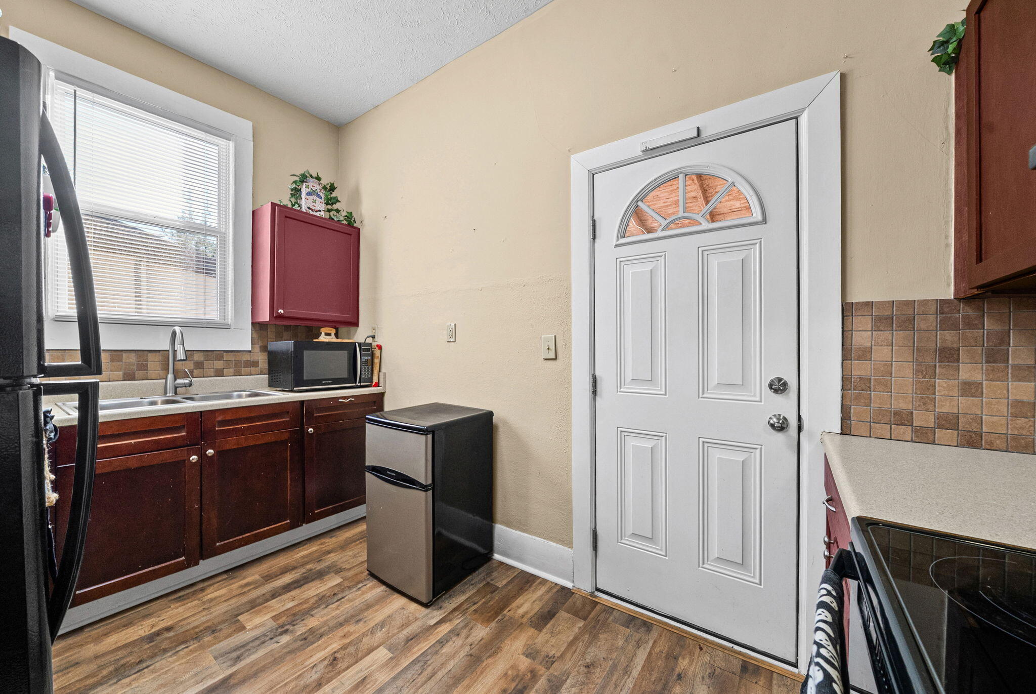 2420 S Main Street Property Photo 15