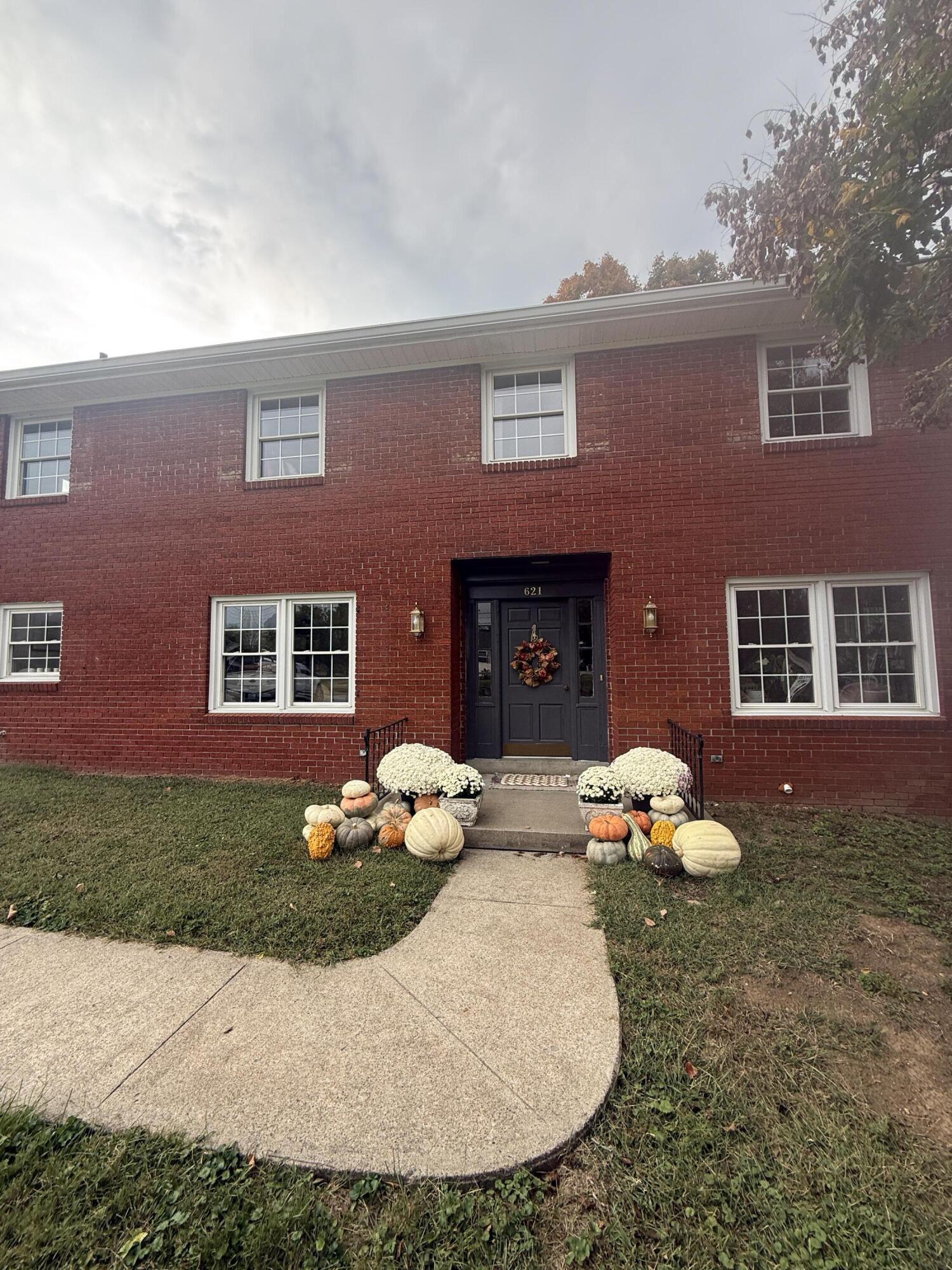 621 S Buell Street Property Photo 3