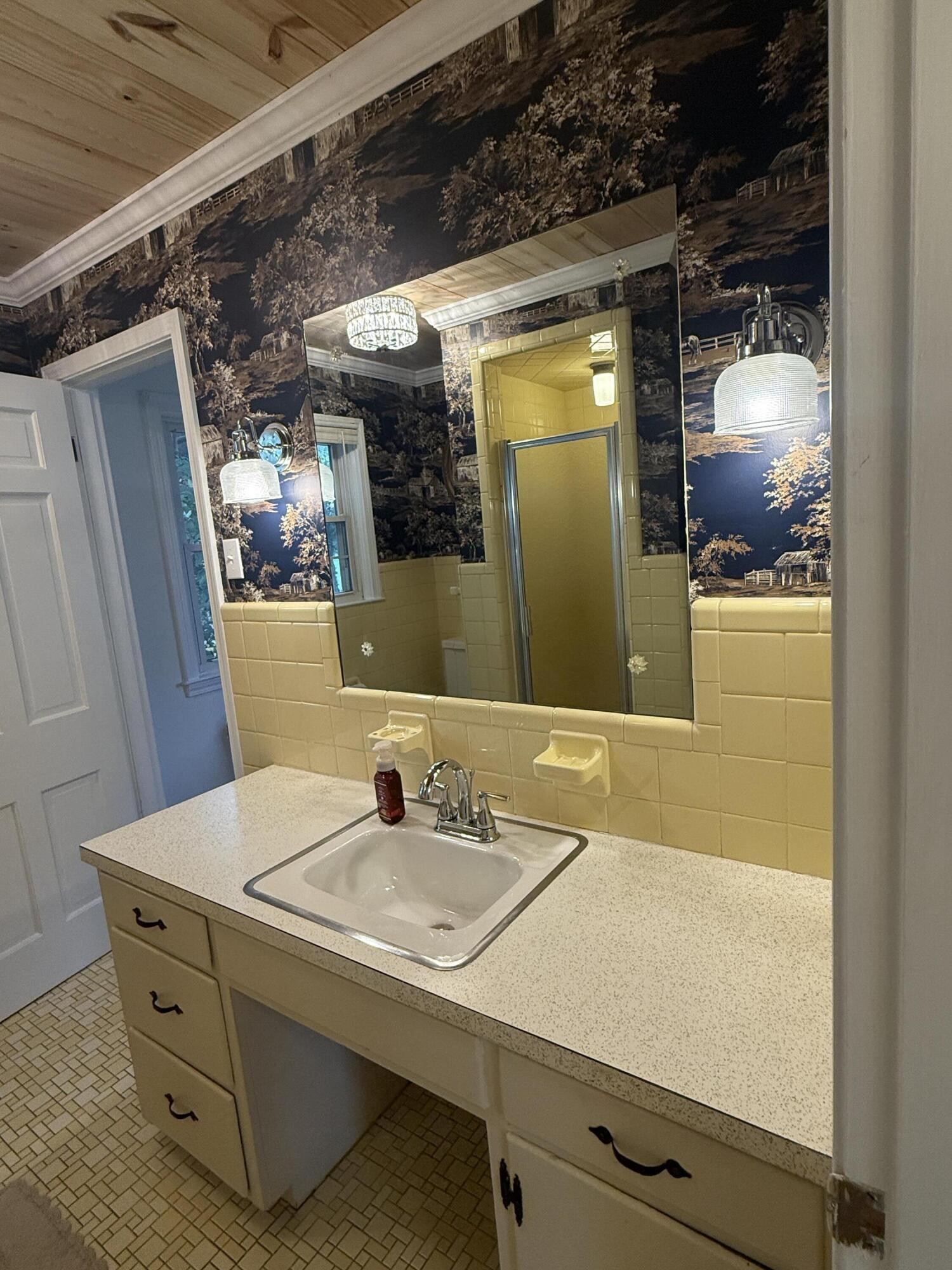 621 S Buell Street Property Photo 30