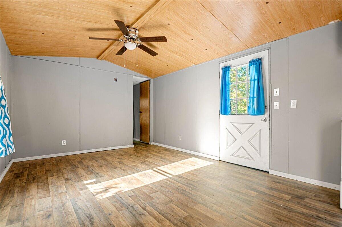 185 Slate Lick Road Property Photo 8