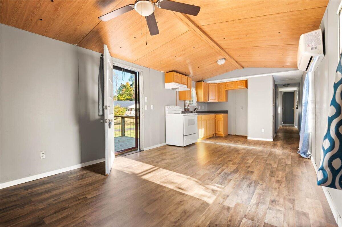 185 Slate Lick Road Property Photo 9