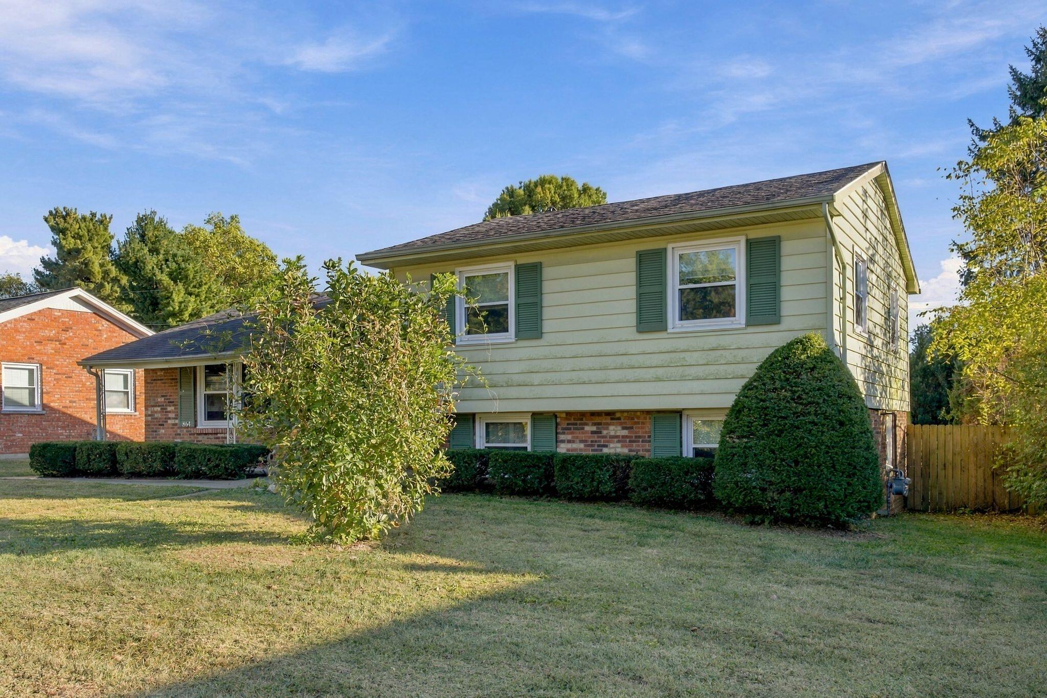 864 Pinkney Drive Property Photo 3