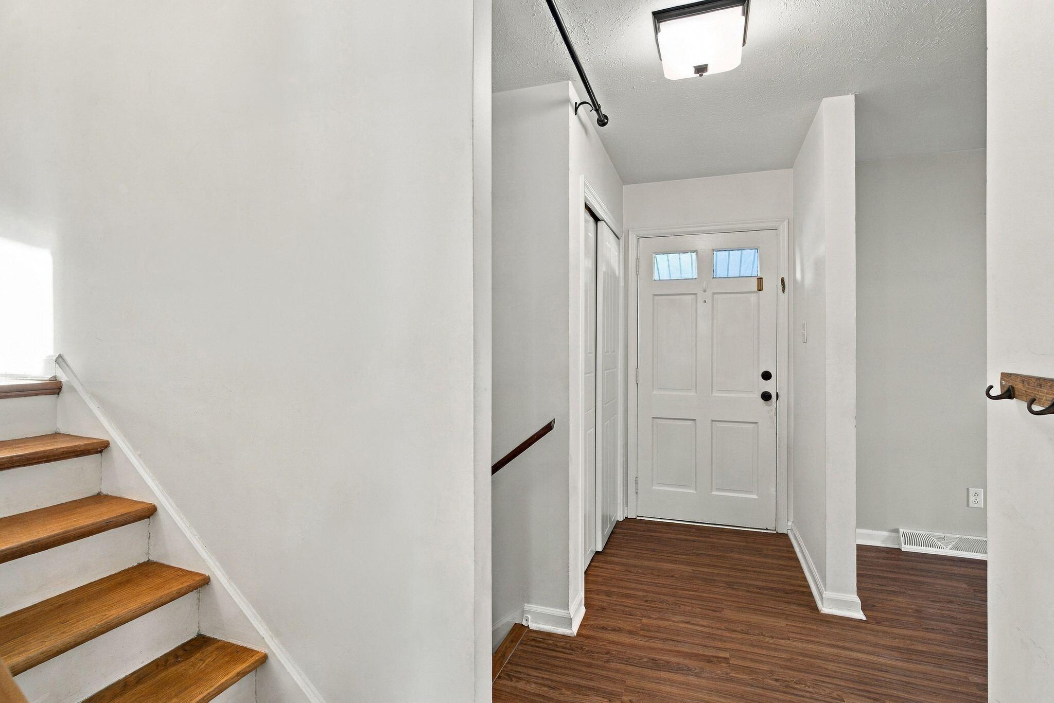 864 Pinkney Drive Property Photo 12