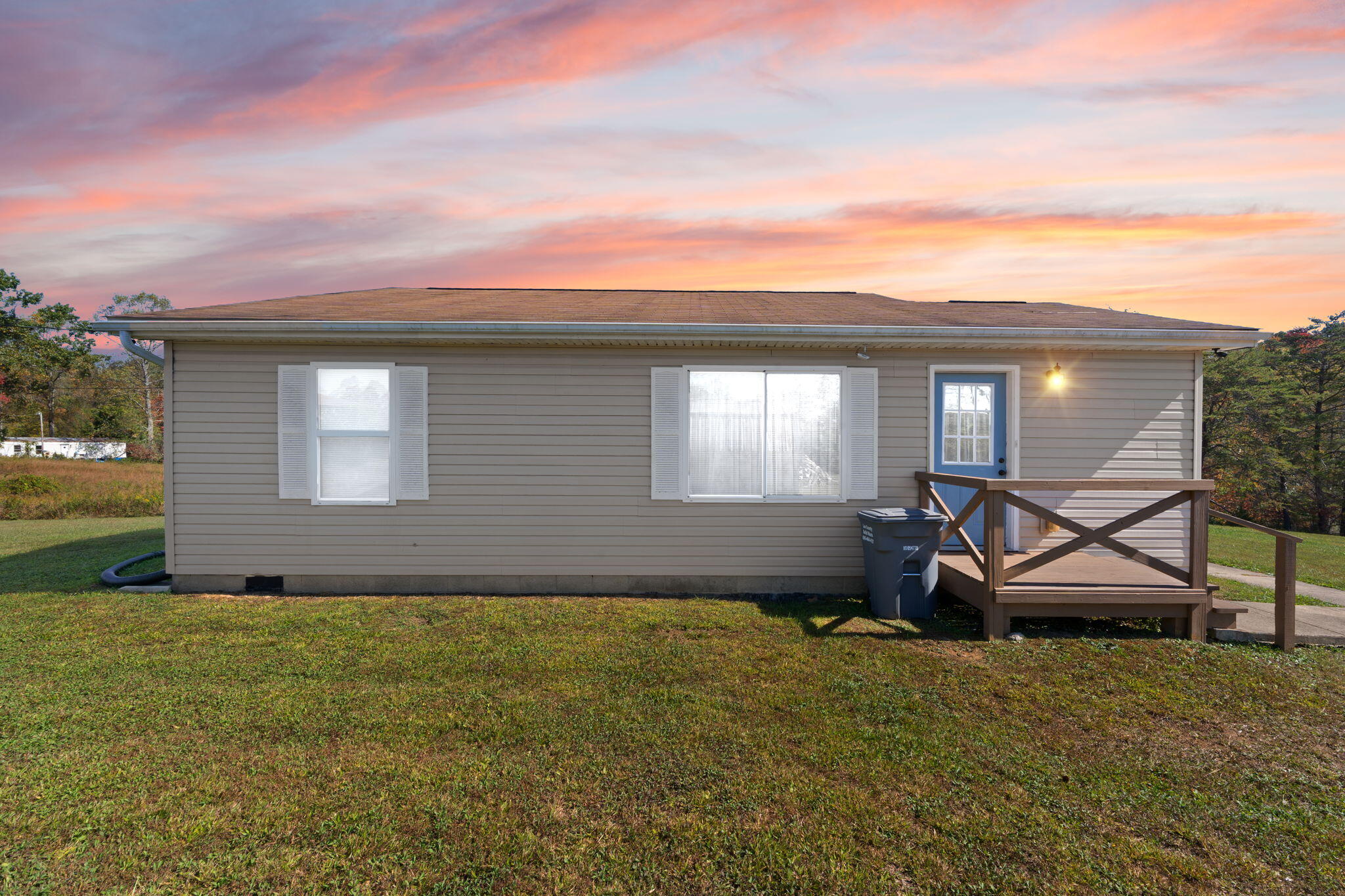 5694 Ky-52 Property Photo 1
