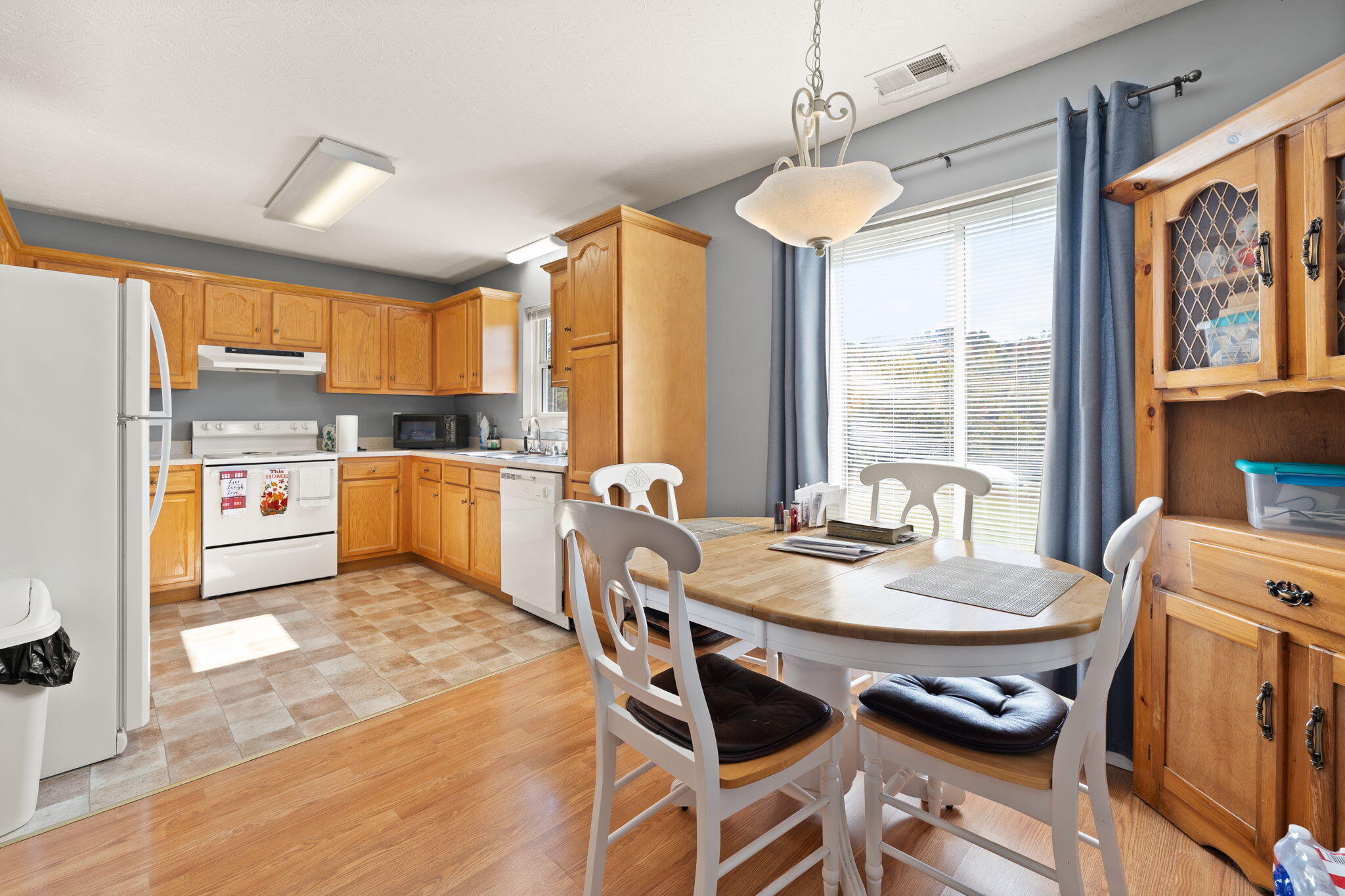 5694 Ky-52 Property Photo 3