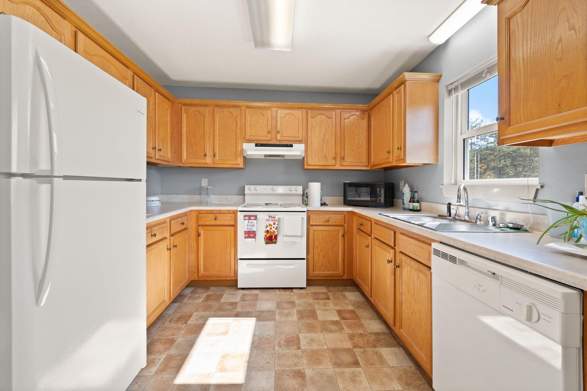 5694 Ky-52 Property Photo 4