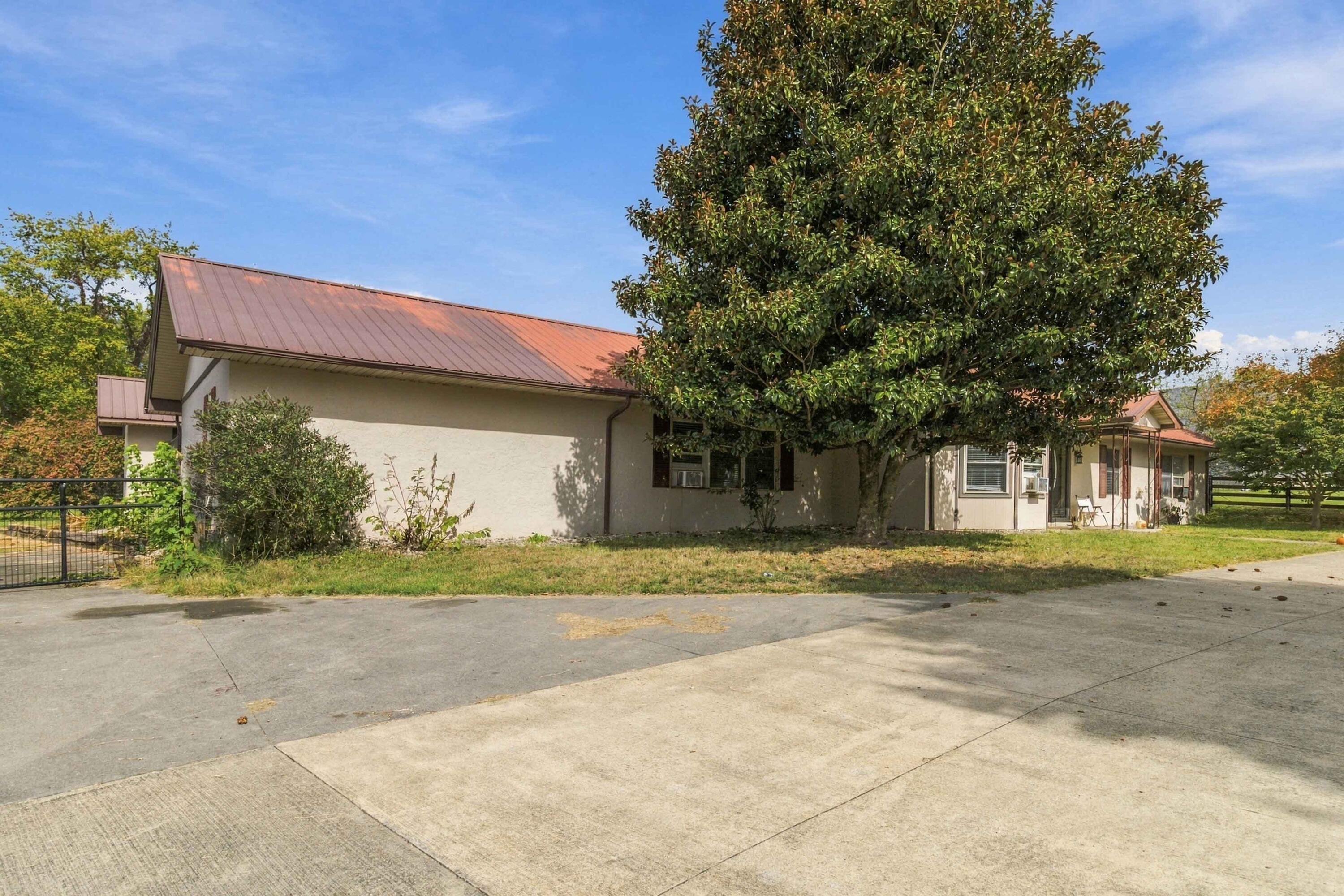280 E Cumberland Avenue Property Photo 2