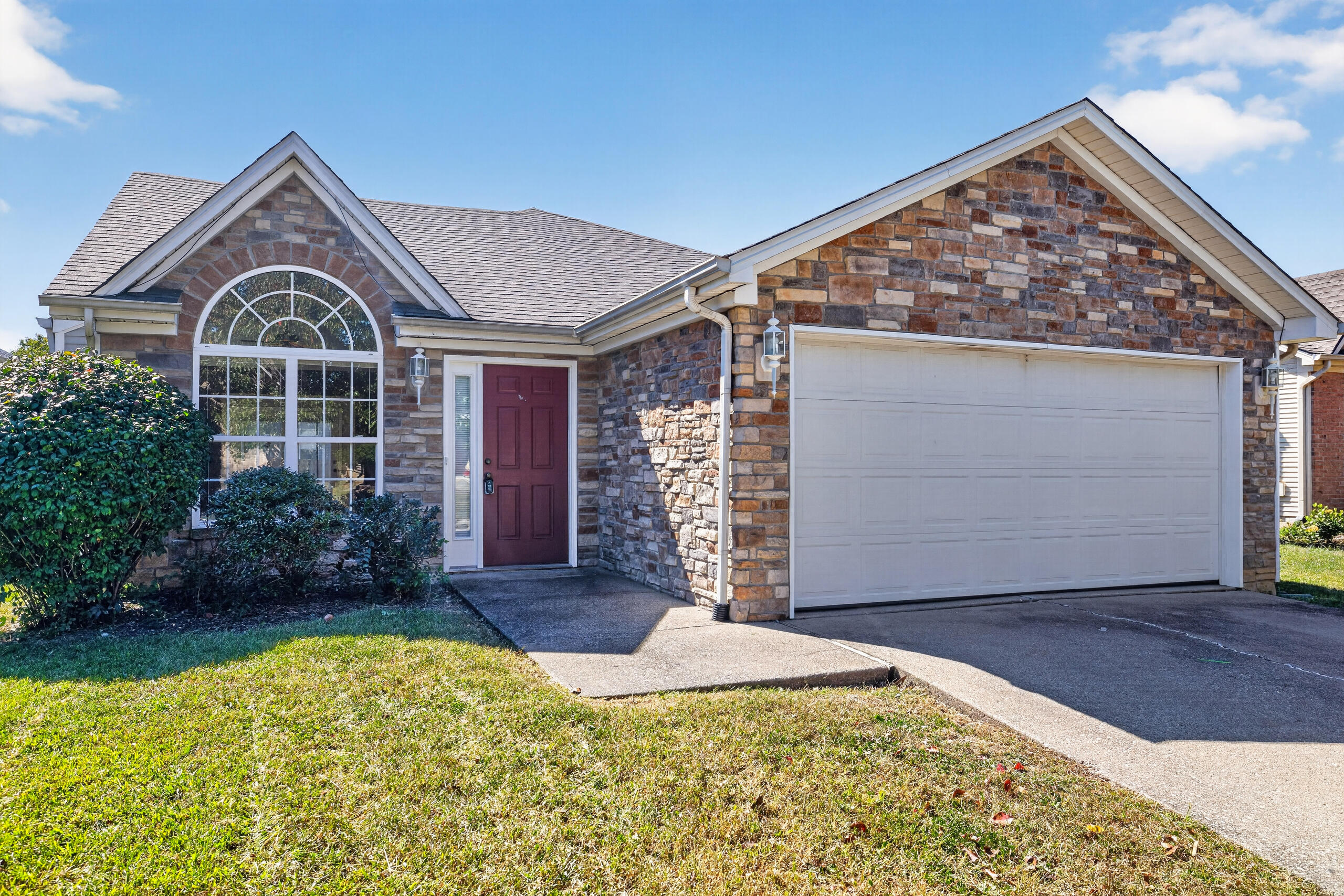 2708 Green Valley Court Property Photo 1