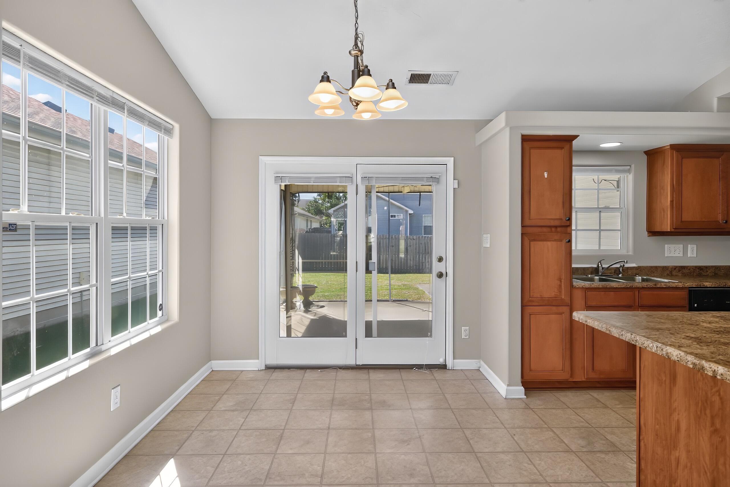 2708 Green Valley Court Property Photo 7