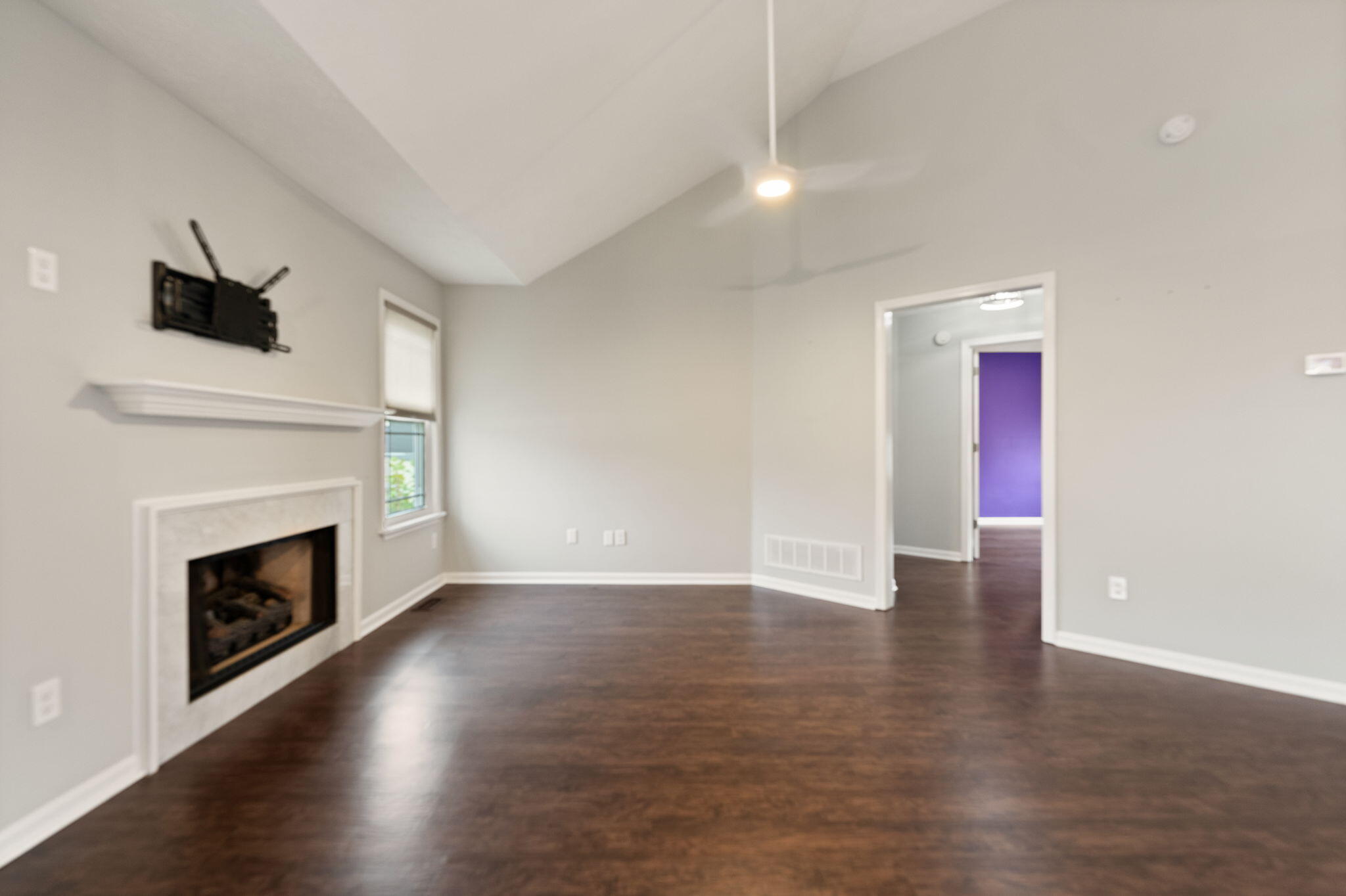 102 Thomas Lane Property Photo 17