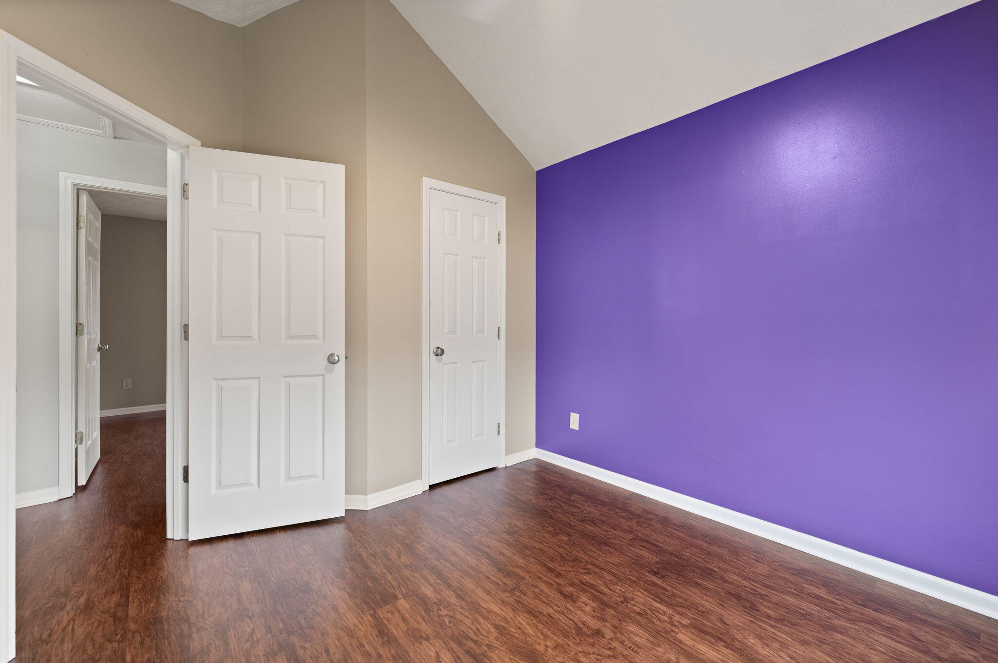 102 Thomas Lane Property Photo 18