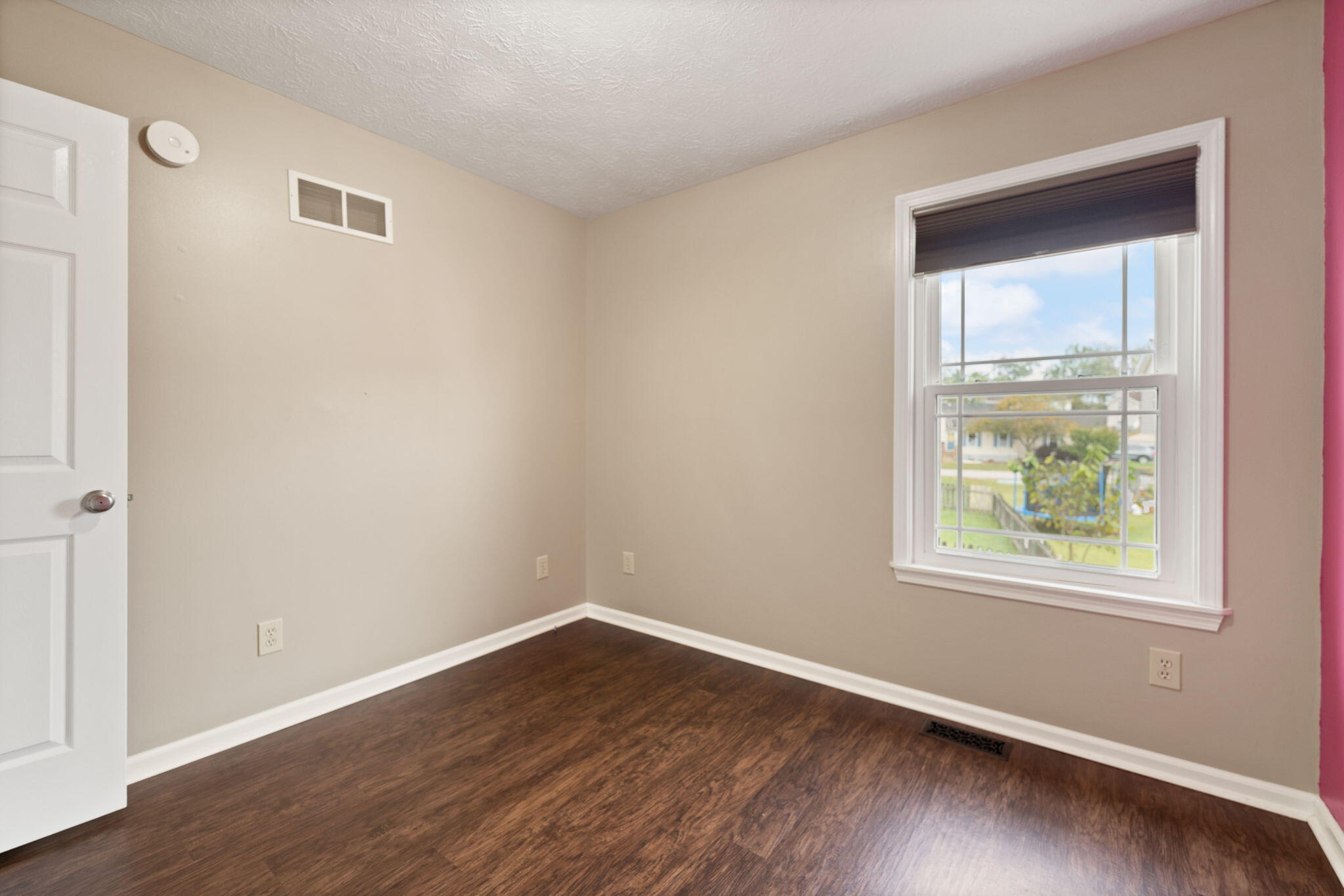 102 Thomas Lane Property Photo 23