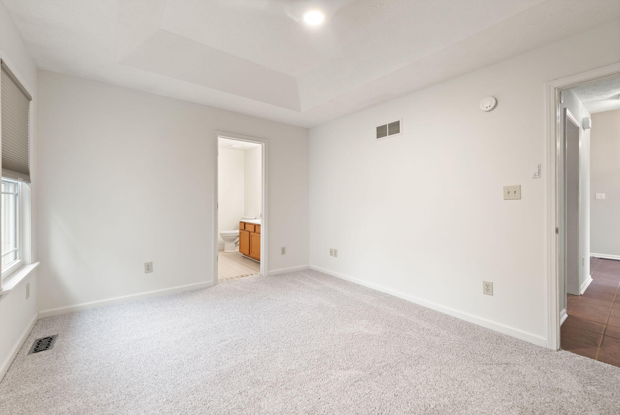 102 Thomas Lane Property Photo 25