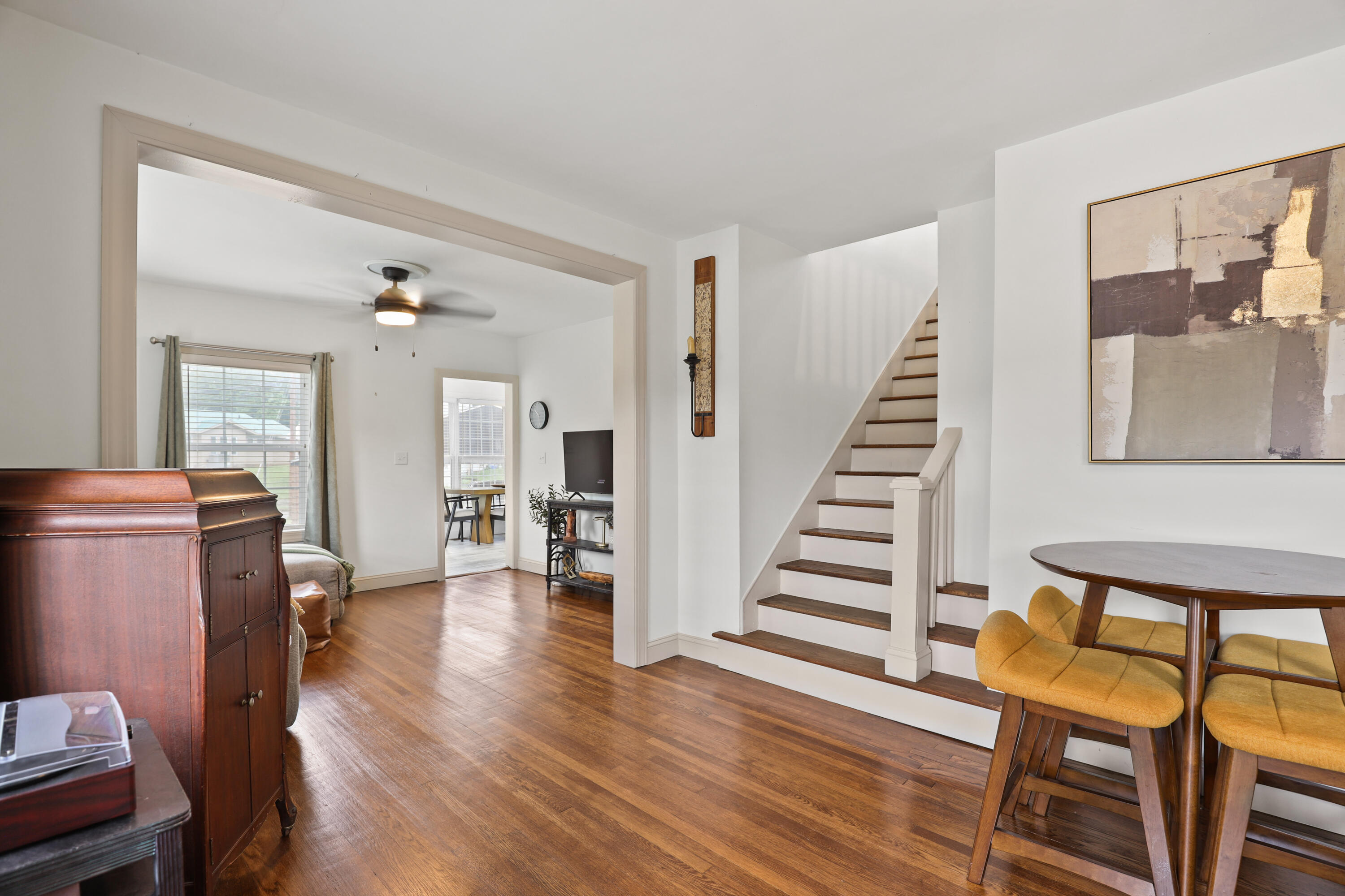 542 S 2nd Street Property Photo 3