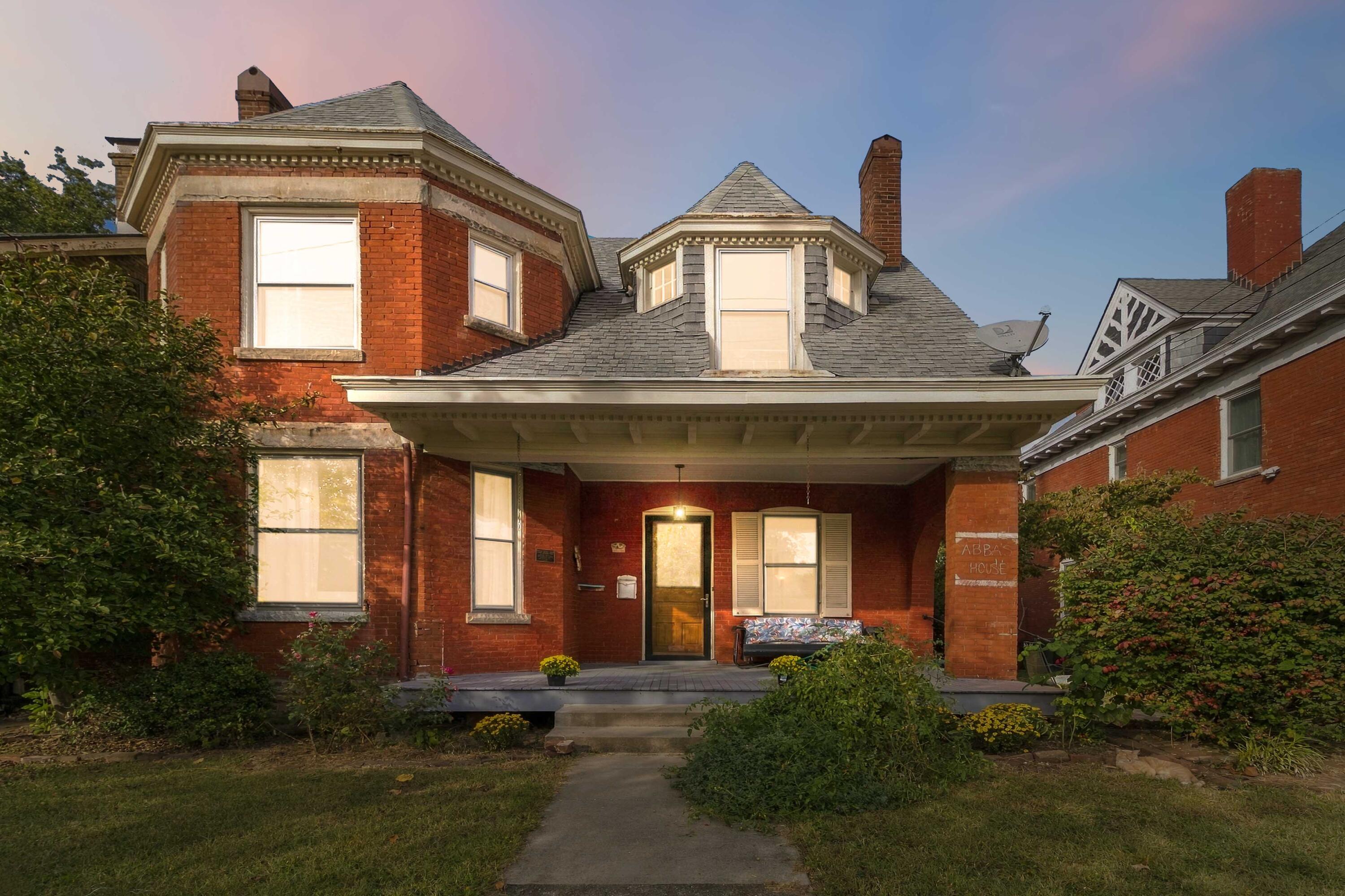 25 W Hickman Street Property Photo 4