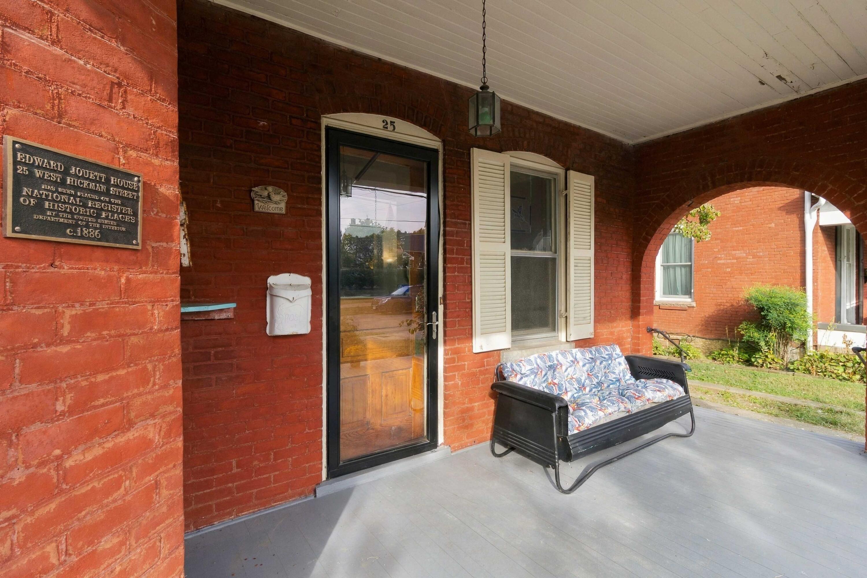 25 W Hickman Street Property Photo 6