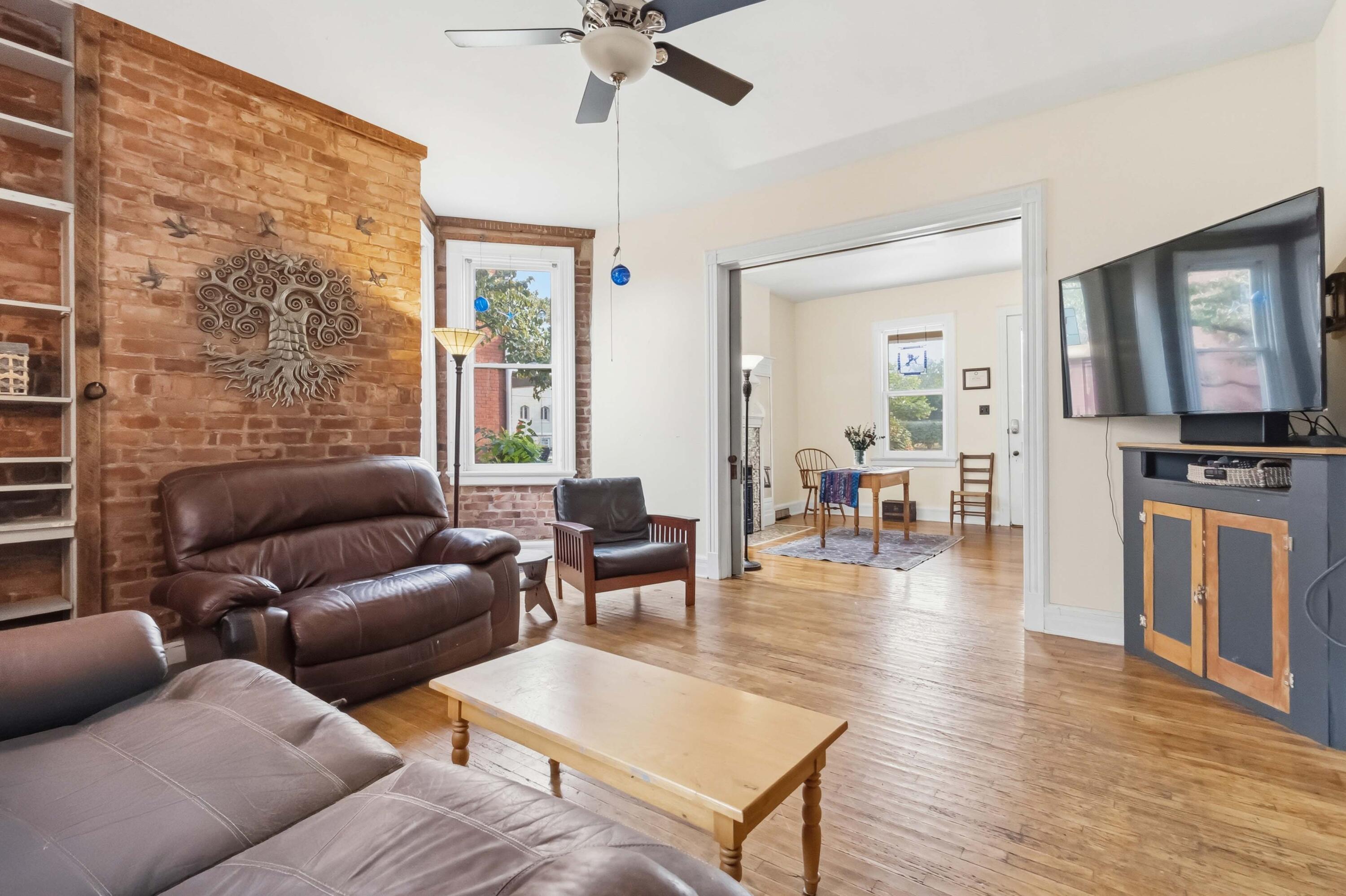 25 W Hickman Street Property Photo 11