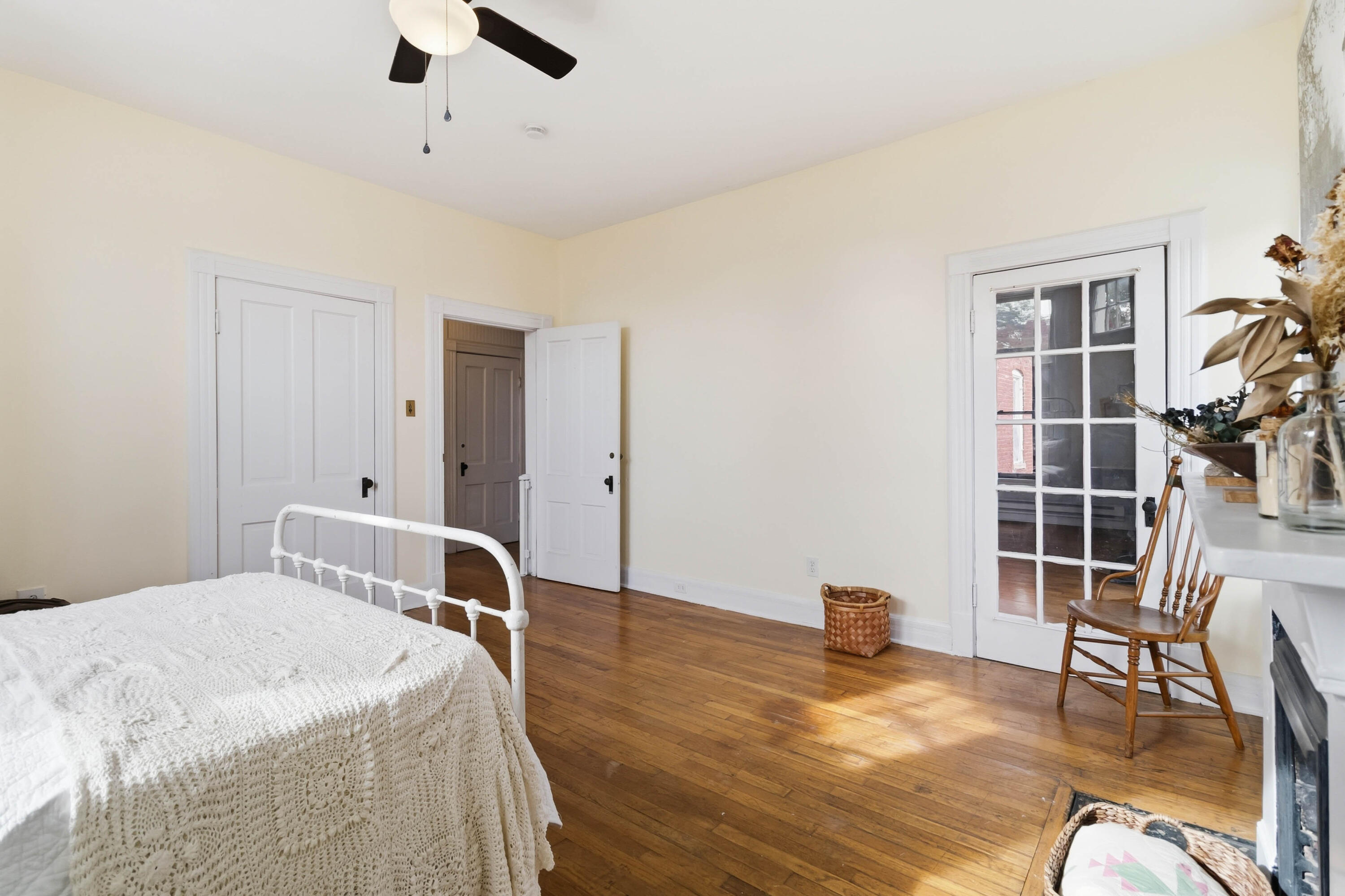 25 W Hickman Street Property Photo 32
