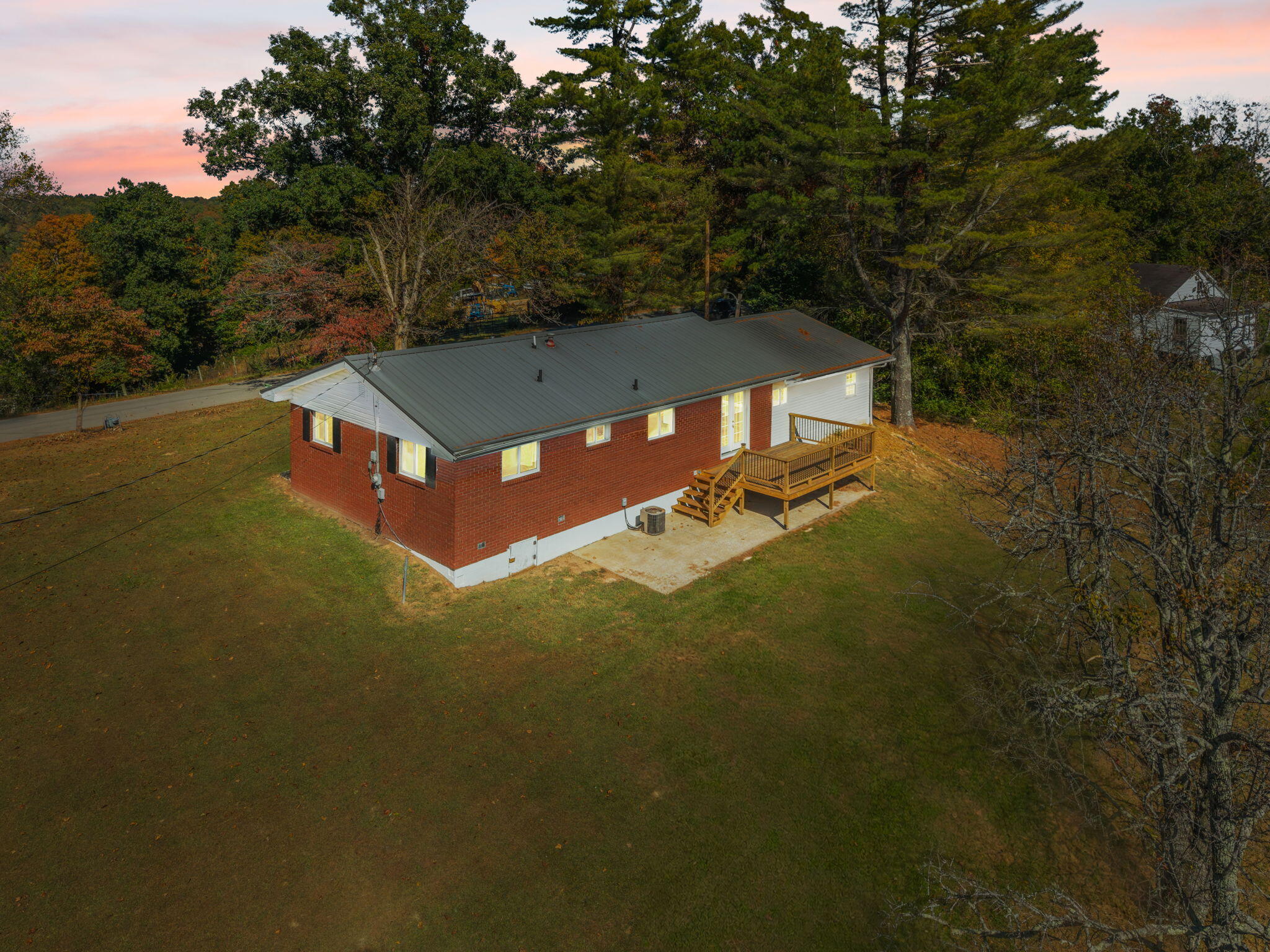 1065 Blueberry Ridge Property Photo 2