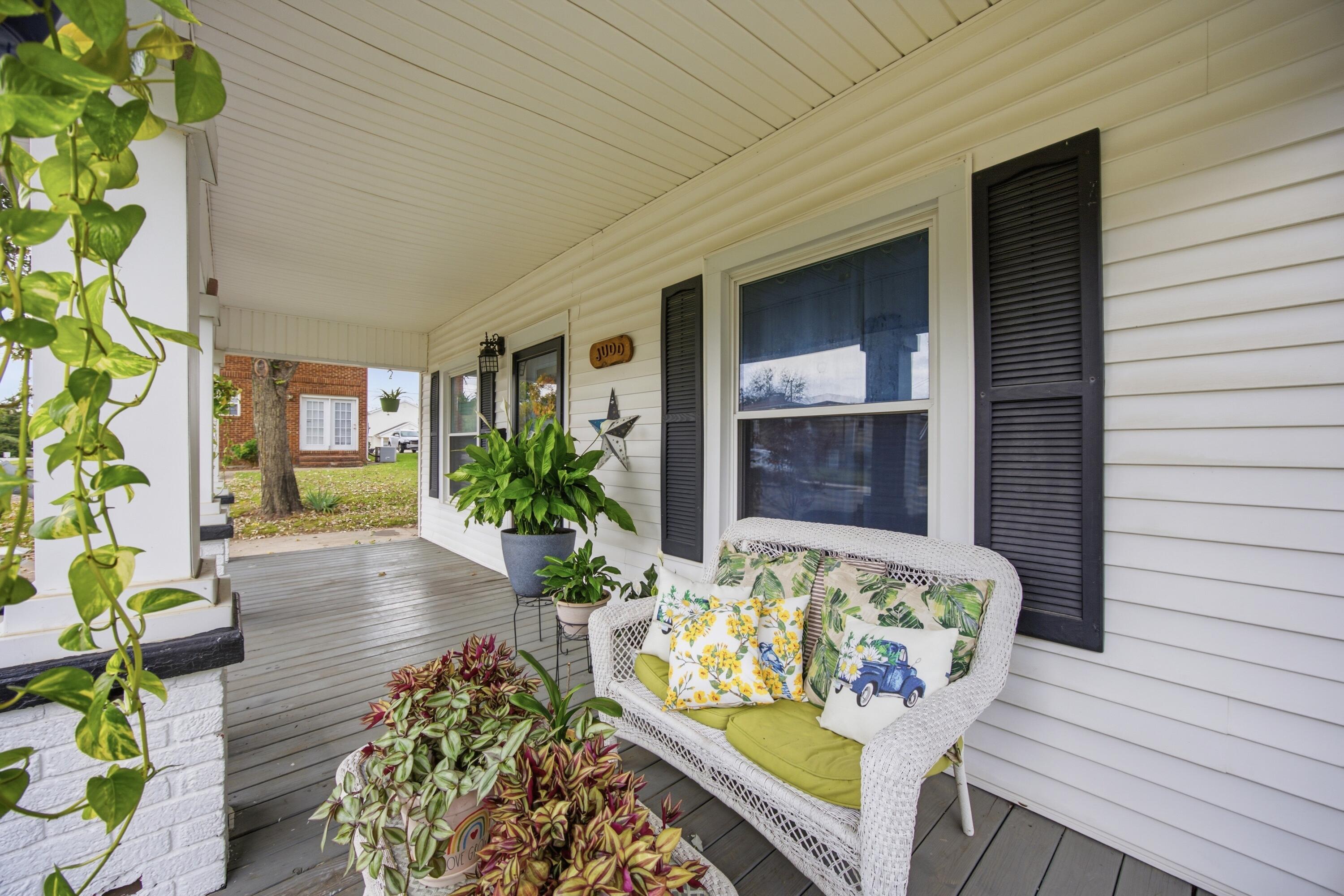 612 North Street Property Photo 6