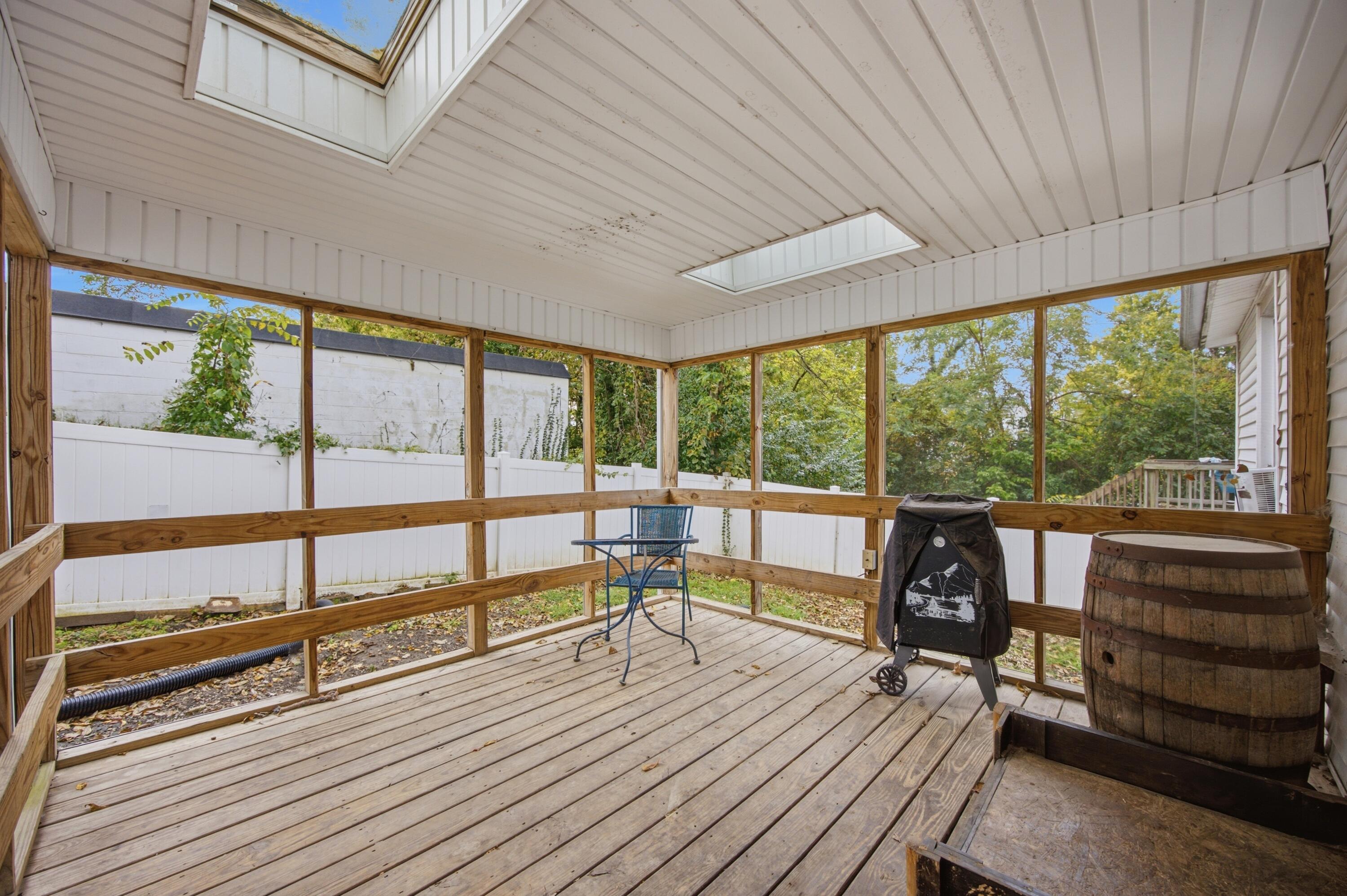 612 North Street Property Photo 23