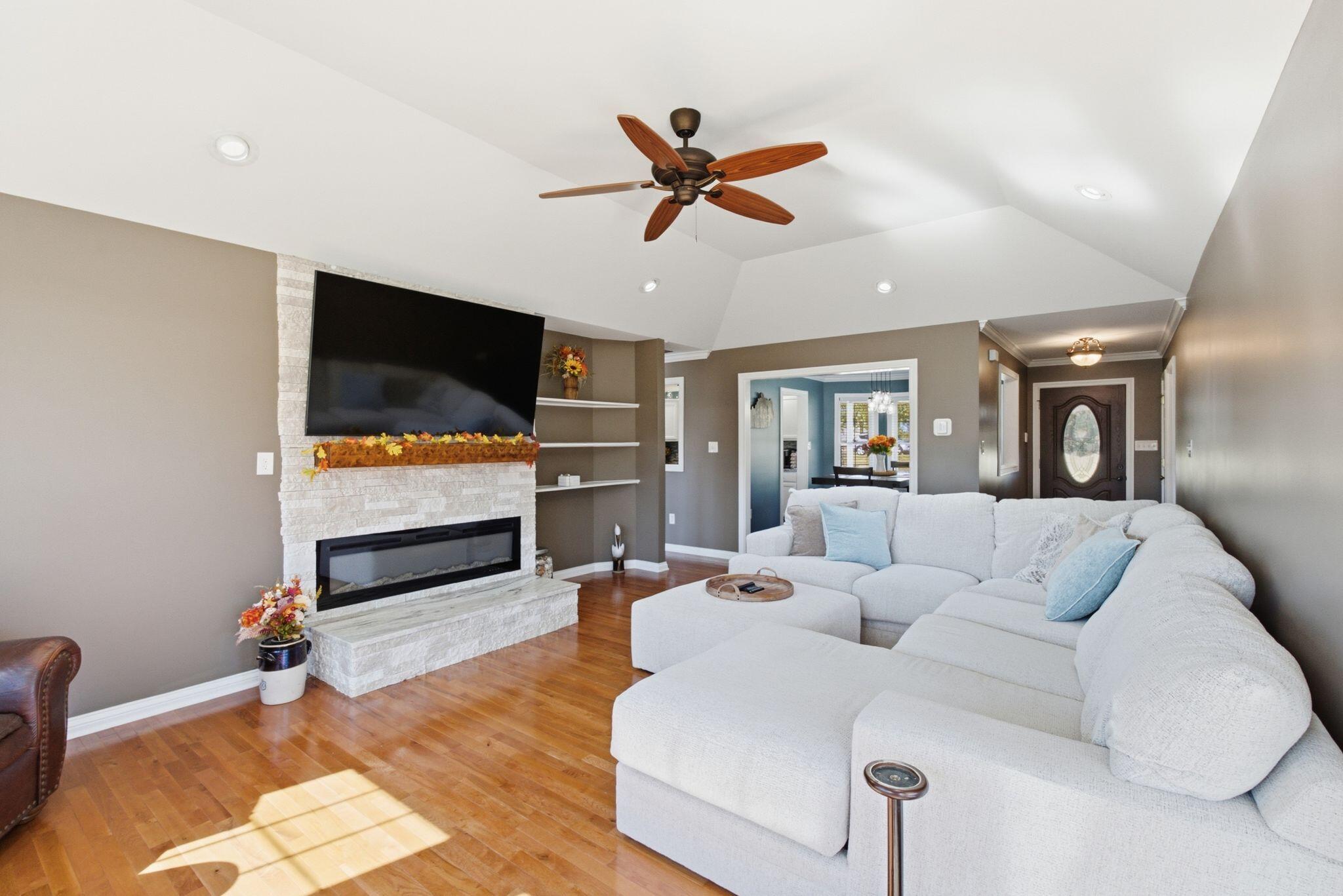 2511 Scotts Ferry Road Property Photo 12