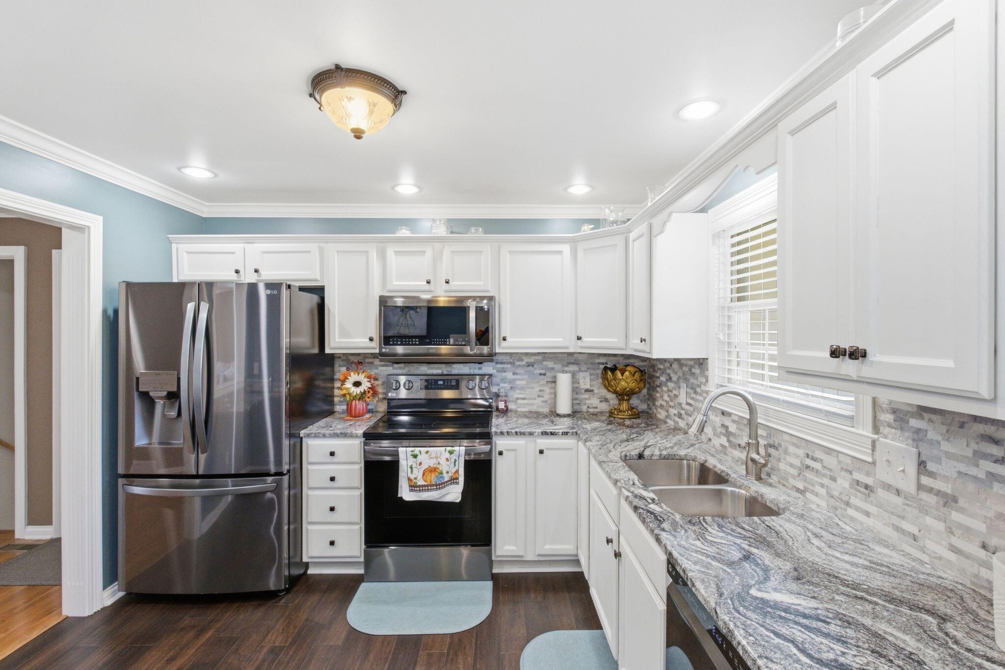 2511 Scotts Ferry Road Property Photo 22