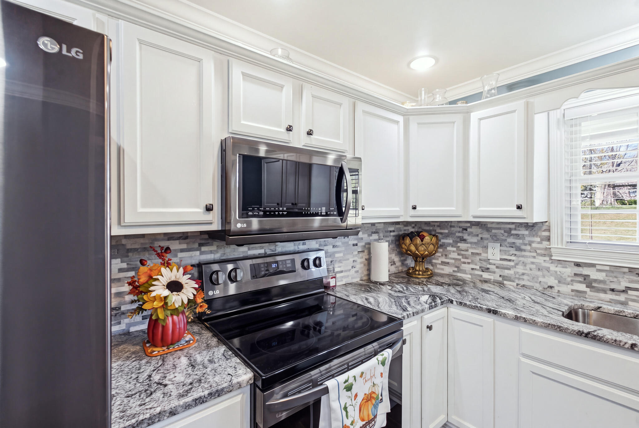 2511 Scotts Ferry Road Property Photo 23