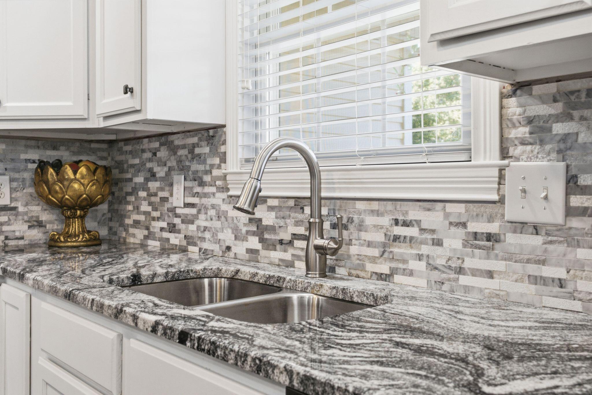 2511 Scotts Ferry Road Property Photo 24