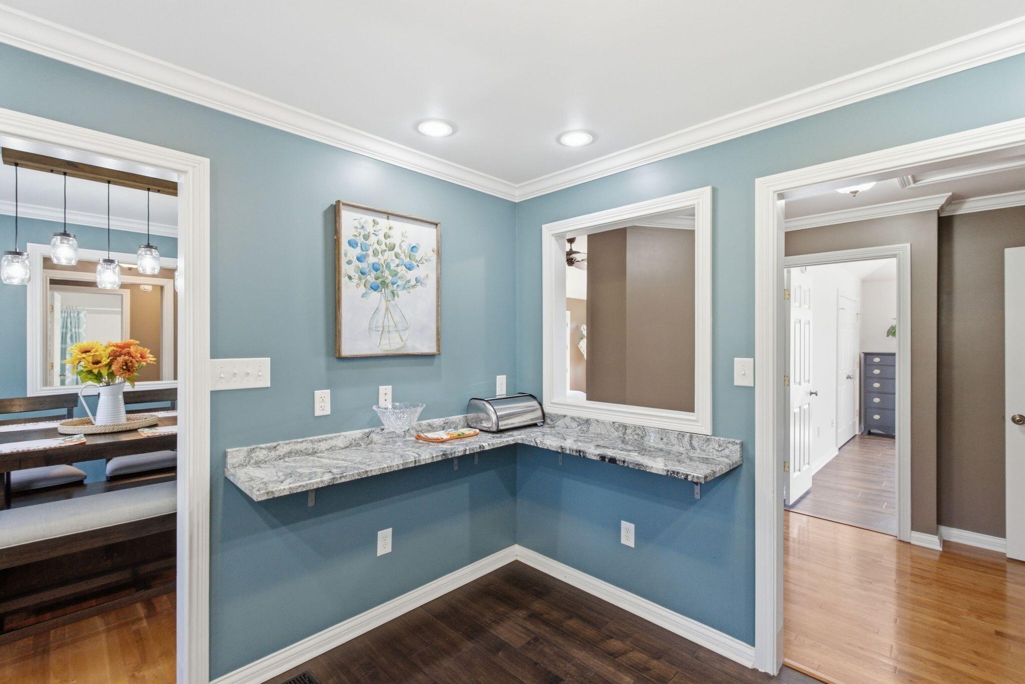 2511 Scotts Ferry Road Property Photo 25