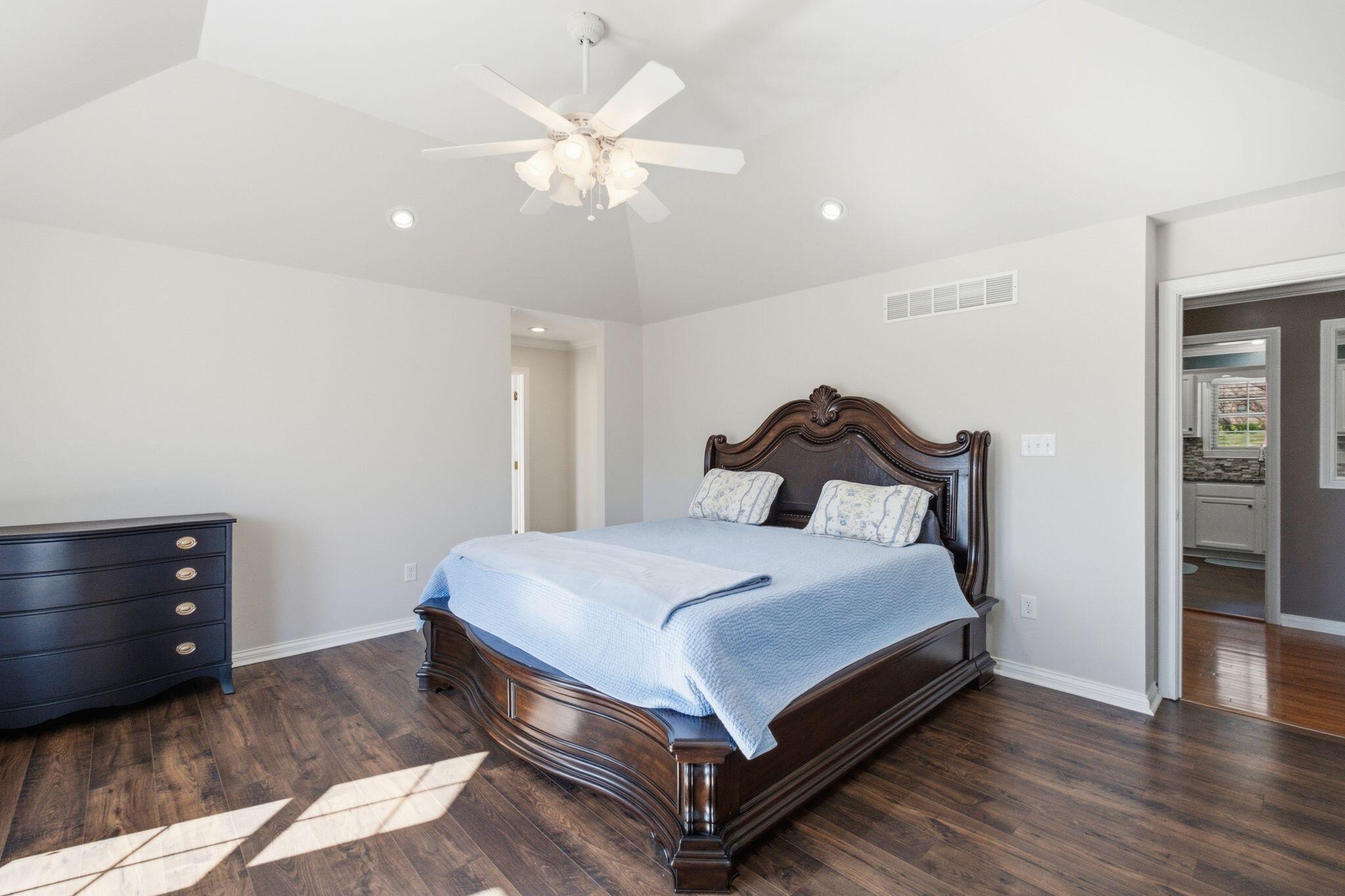 2511 Scotts Ferry Road Property Photo 26