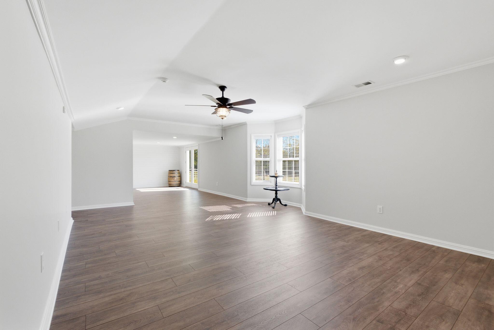 2511 Scotts Ferry Road Property Photo 40