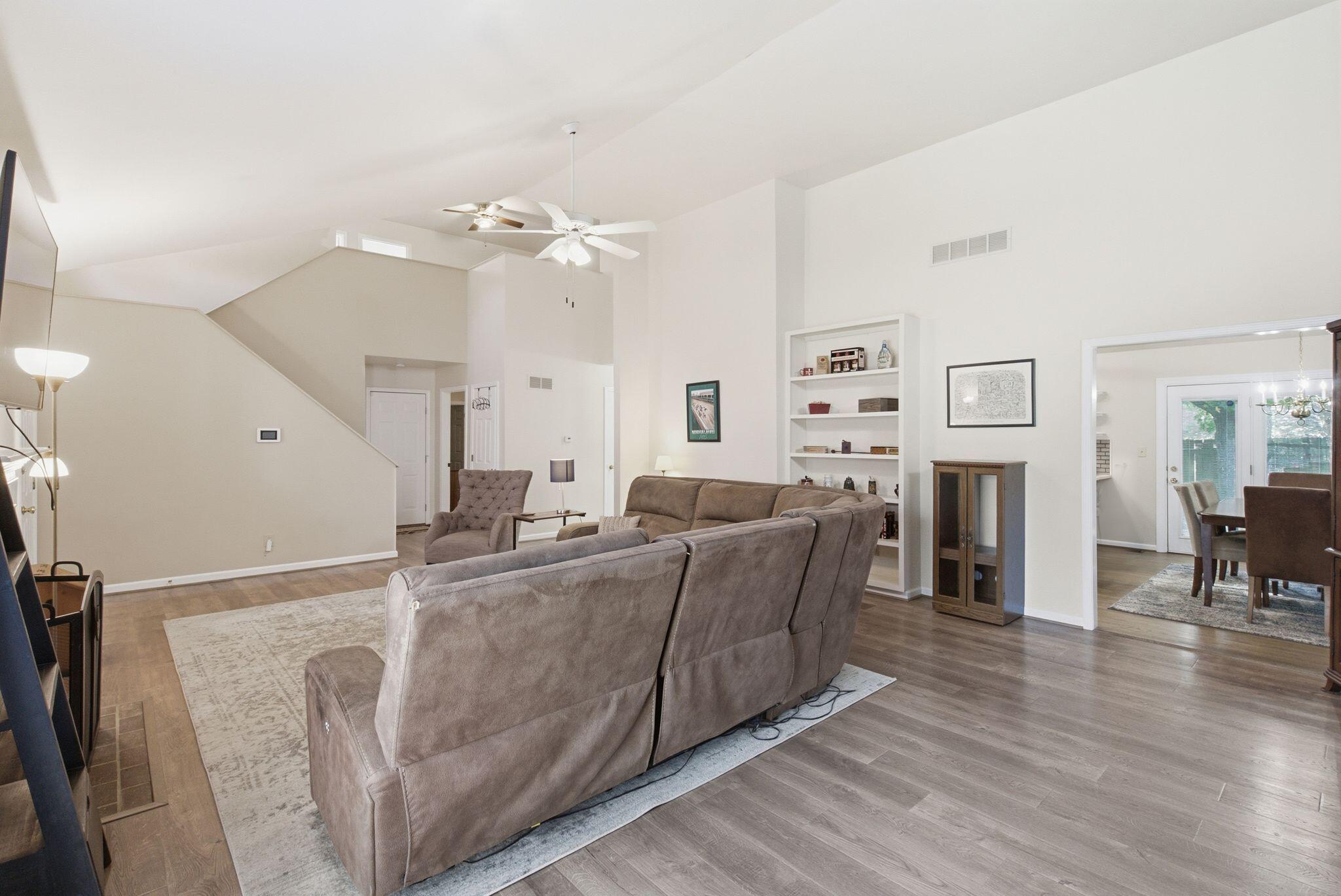 2208 Valencia Drive Property Photo 21