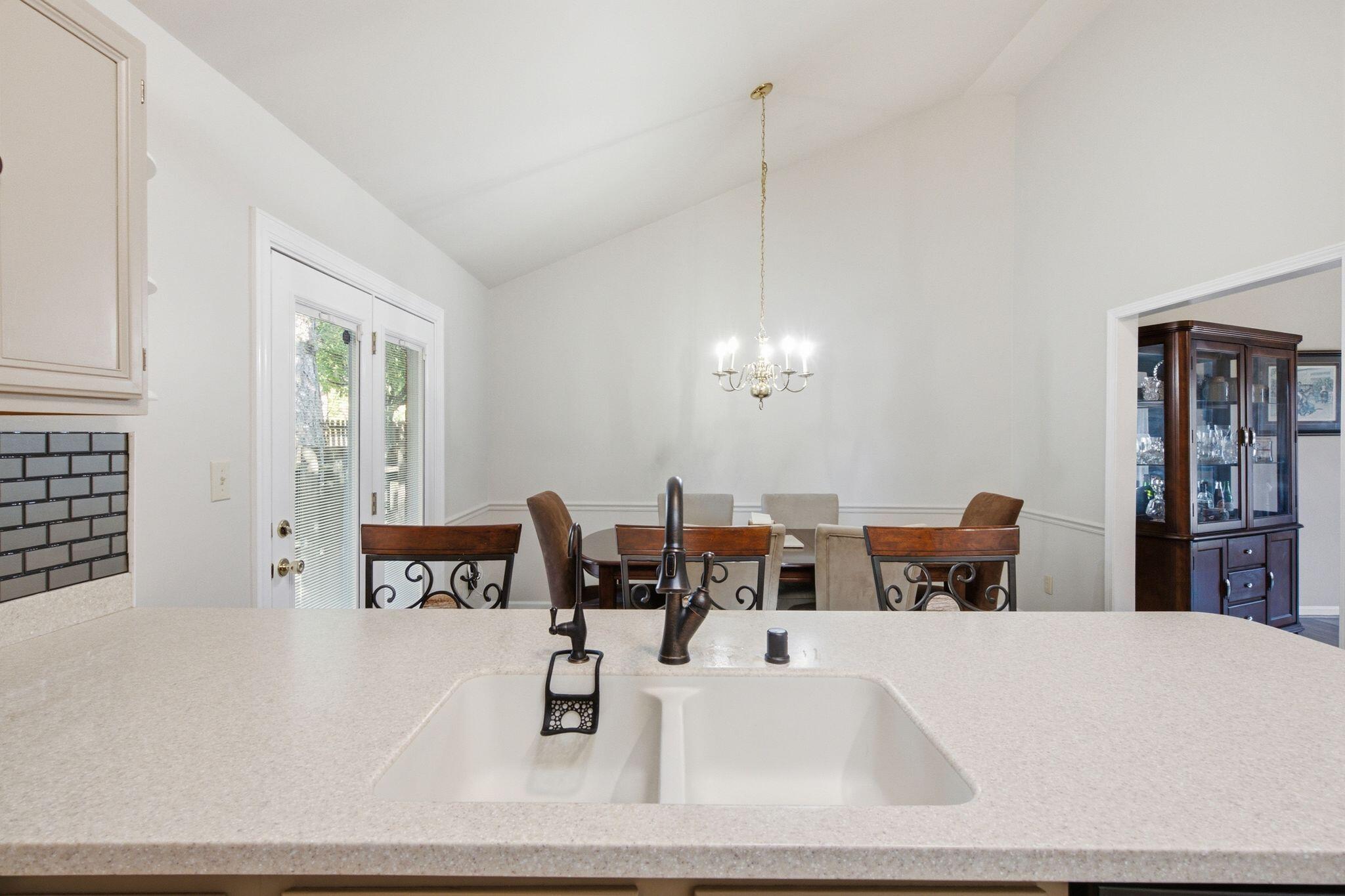 2208 Valencia Drive Property Photo 25