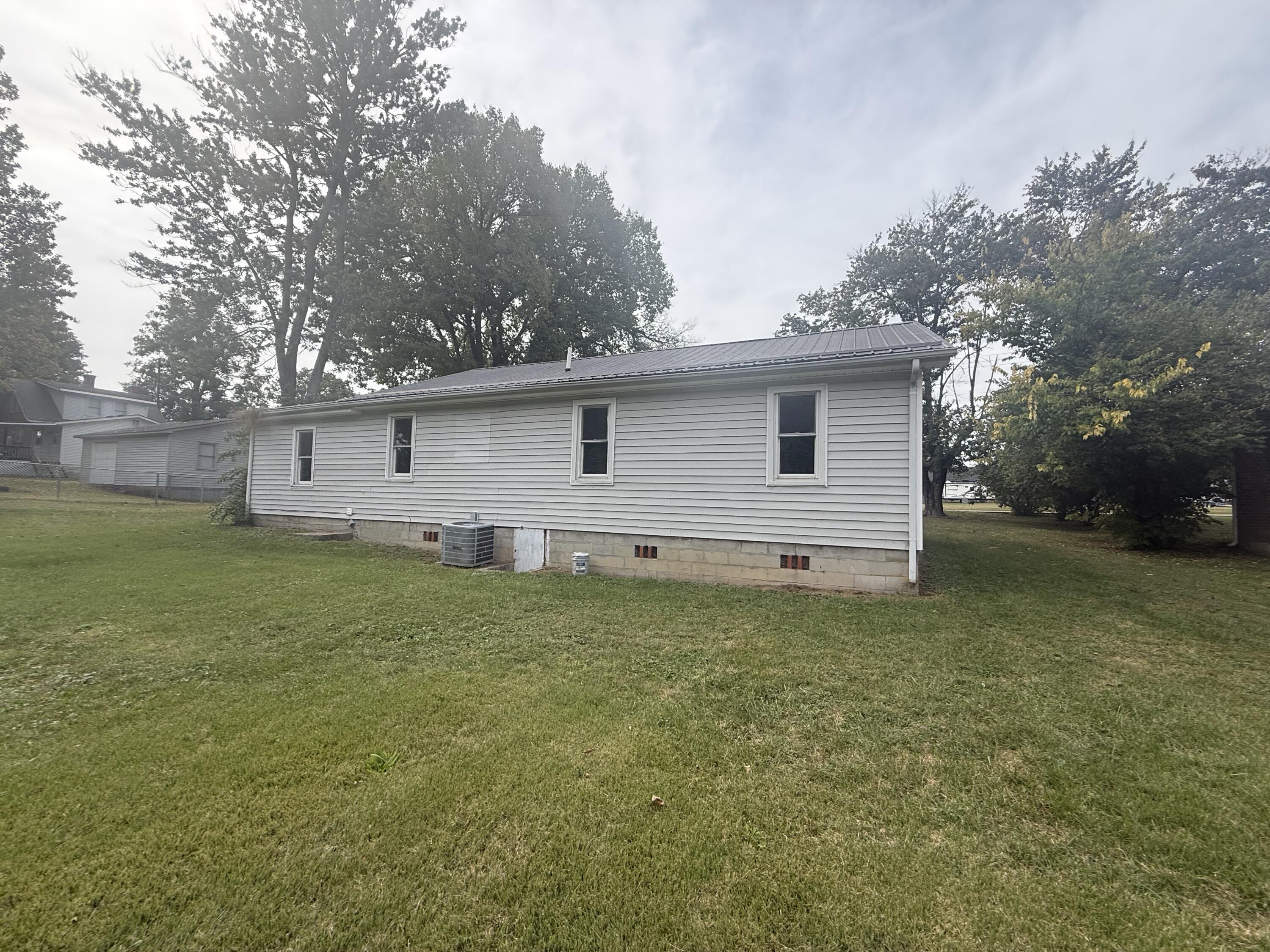 502 N Powell Avenue Property Photo 2