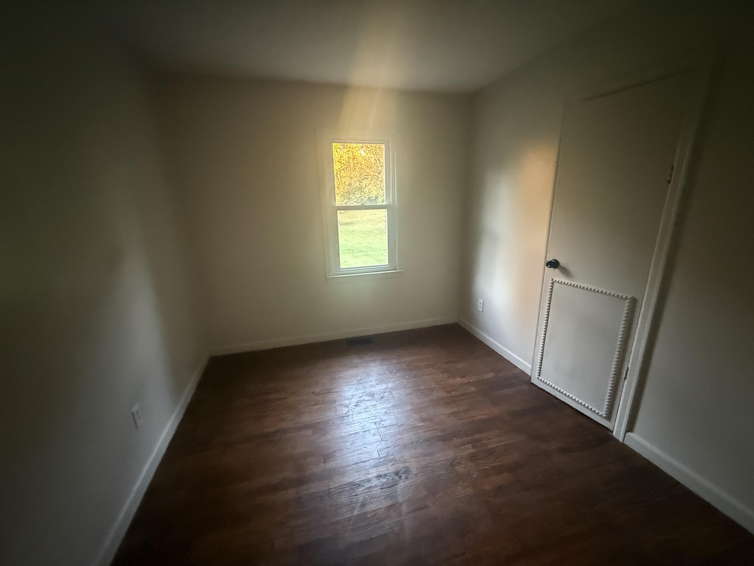 502 N Powell Avenue Property Photo 5