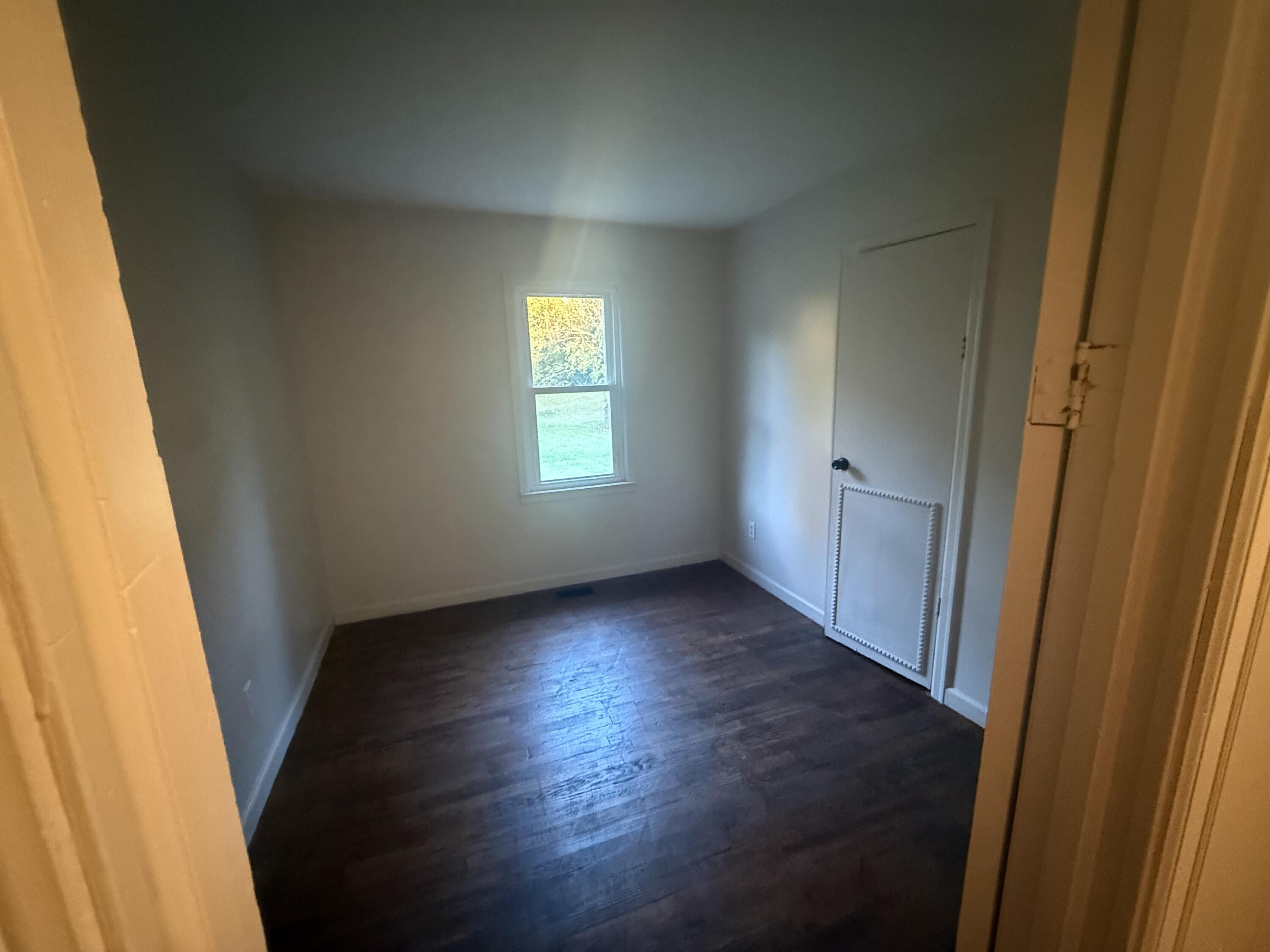 502 N Powell Avenue Property Photo 9