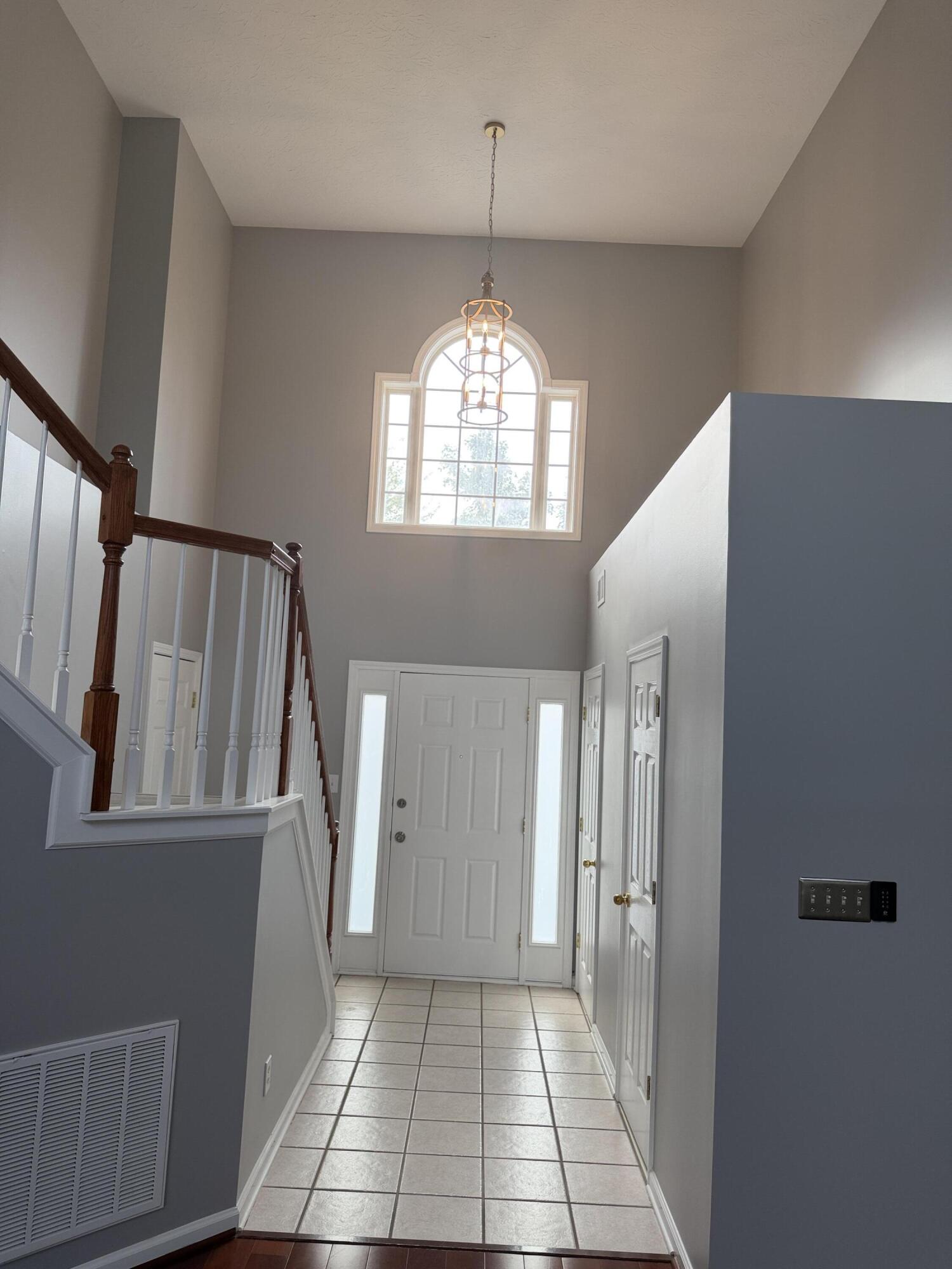 464 Wellington Gardens Drive Property Photo 2