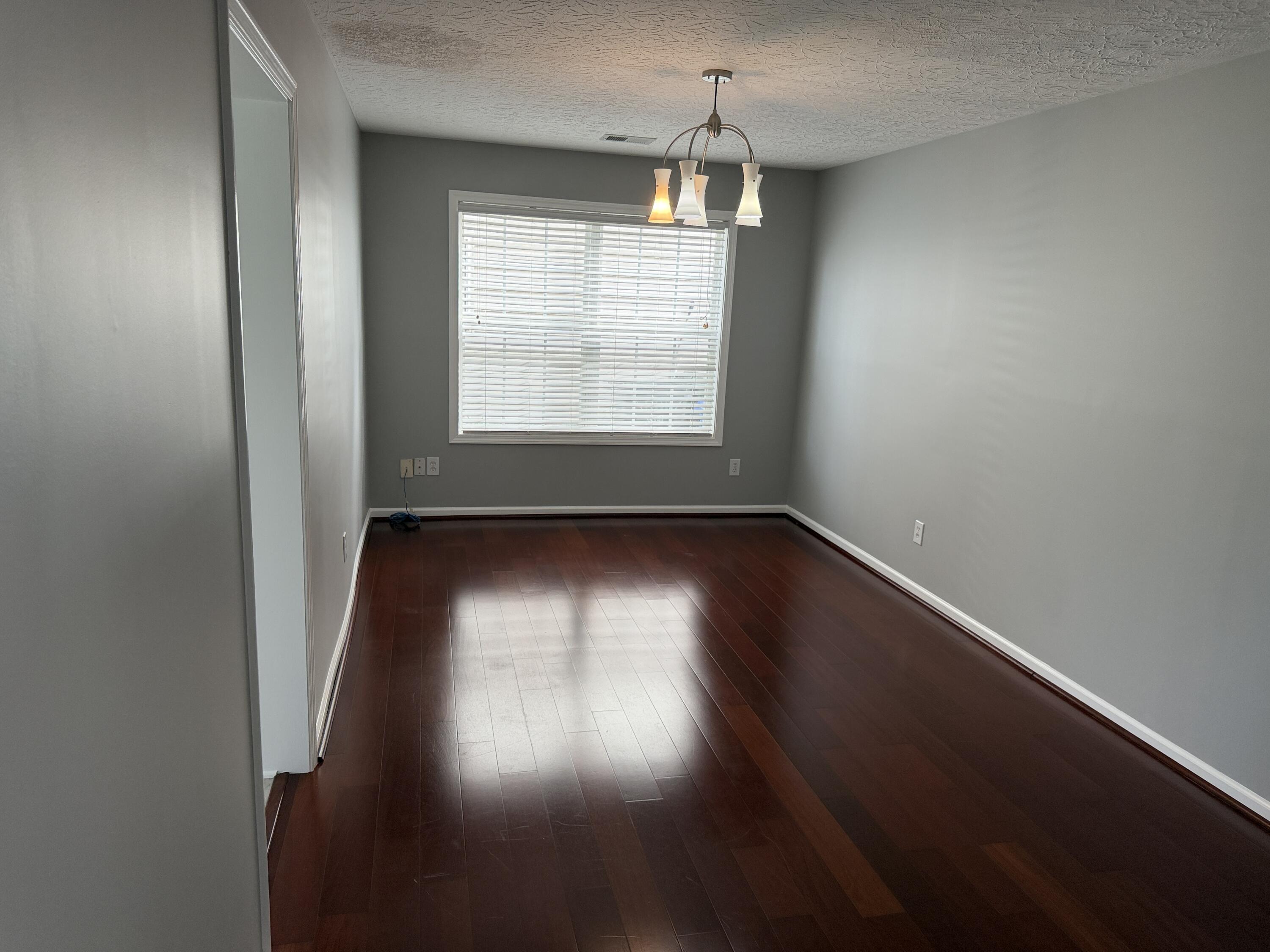 464 Wellington Gardens Drive Property Photo 6