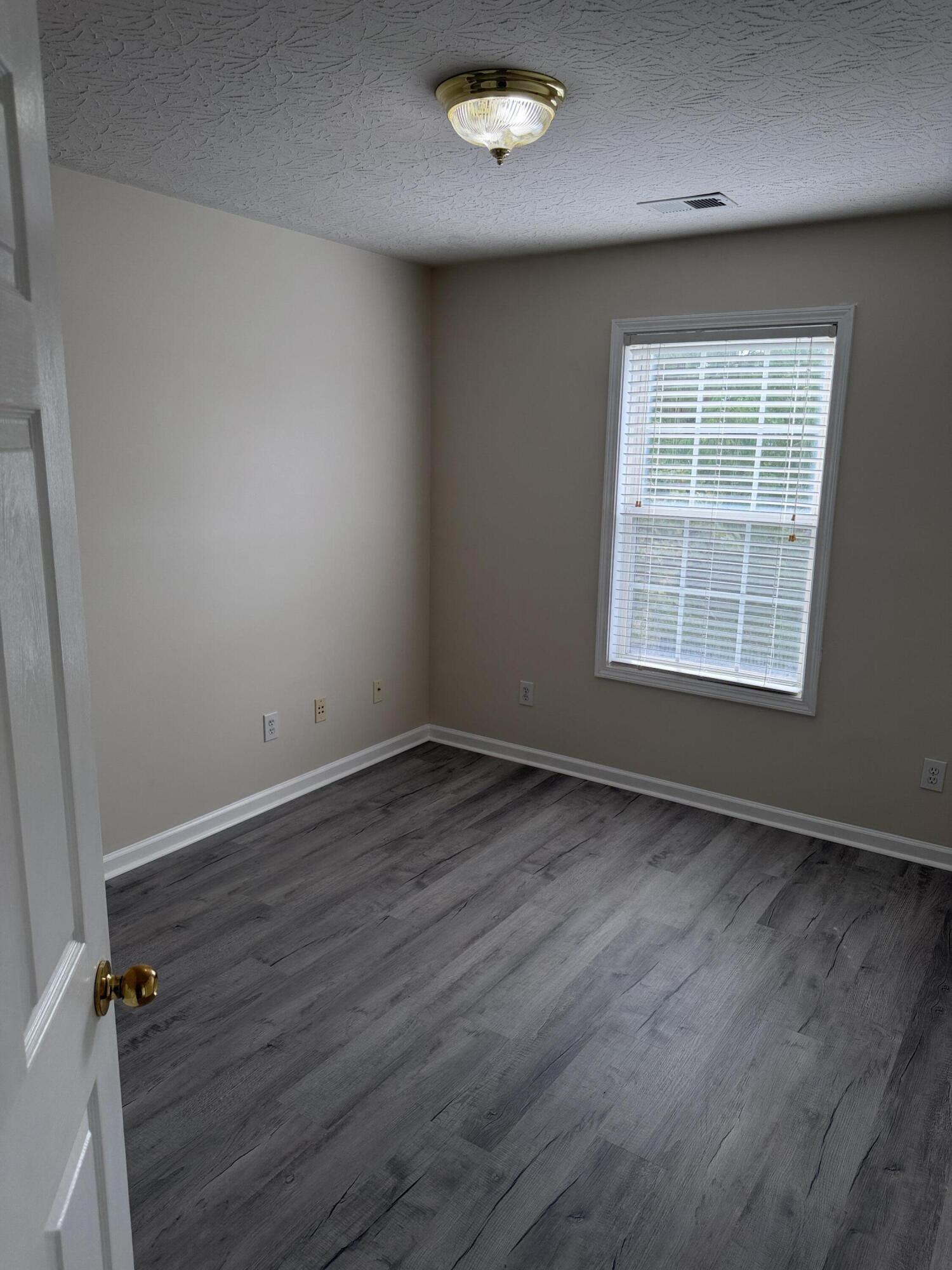 464 Wellington Gardens Drive Property Photo 9