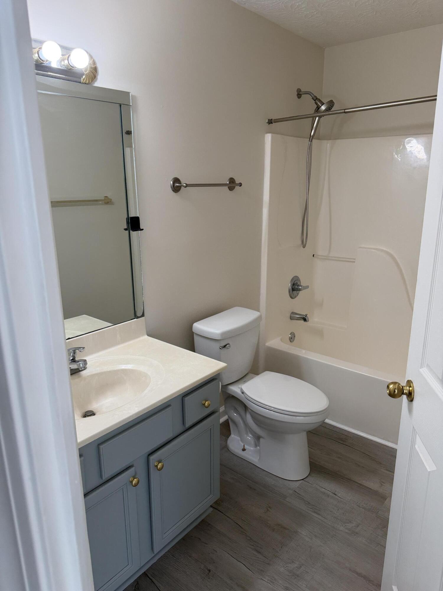 464 Wellington Gardens Drive Property Photo 10