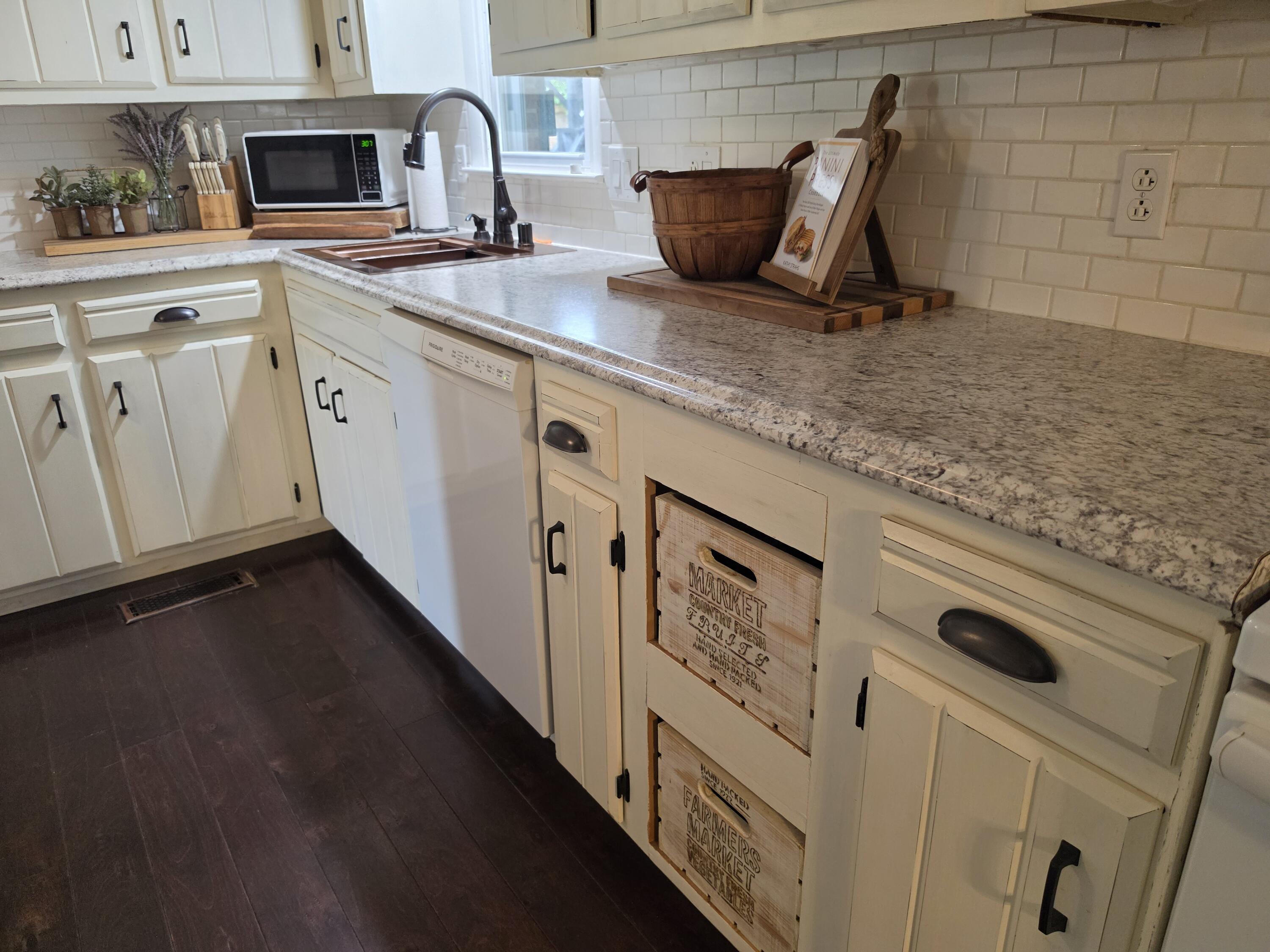 125 Garrard Avenue Property Photo 32