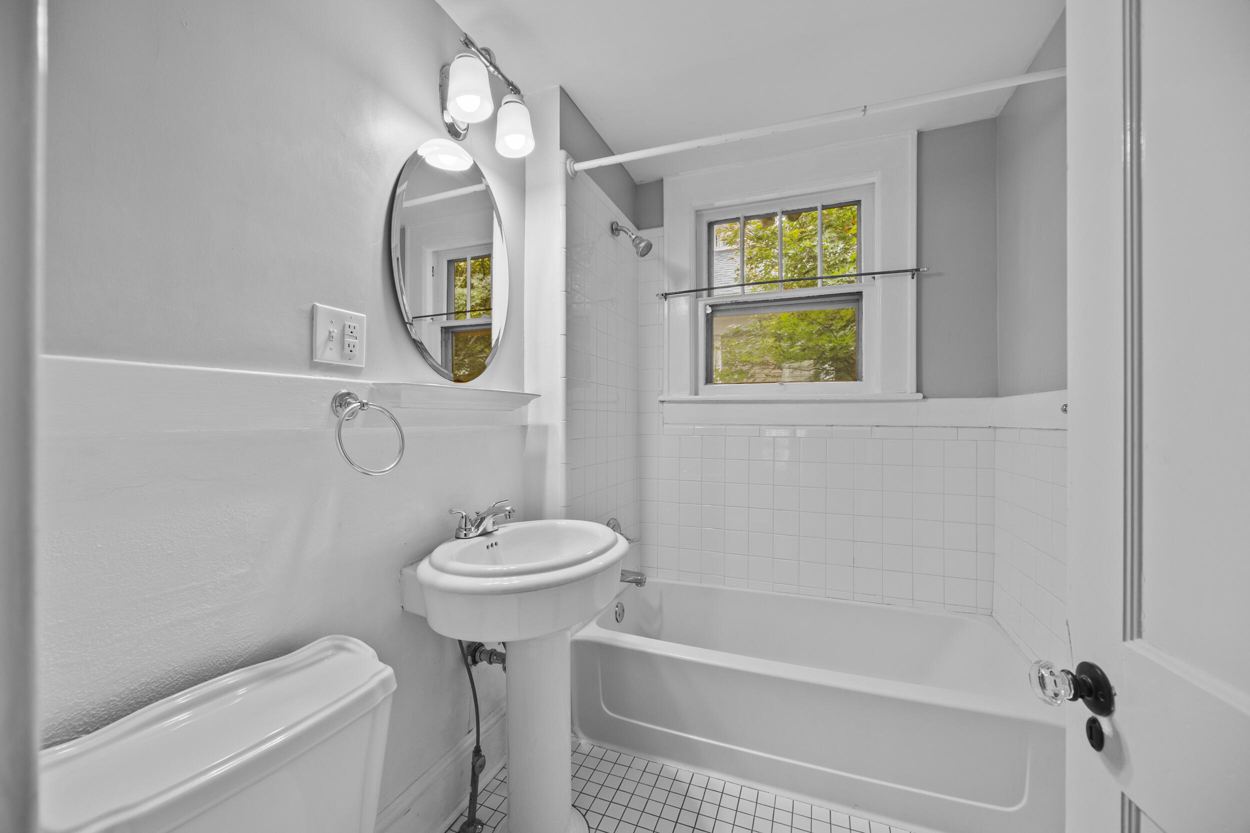 734 Tremont Avenue Property Photo 17