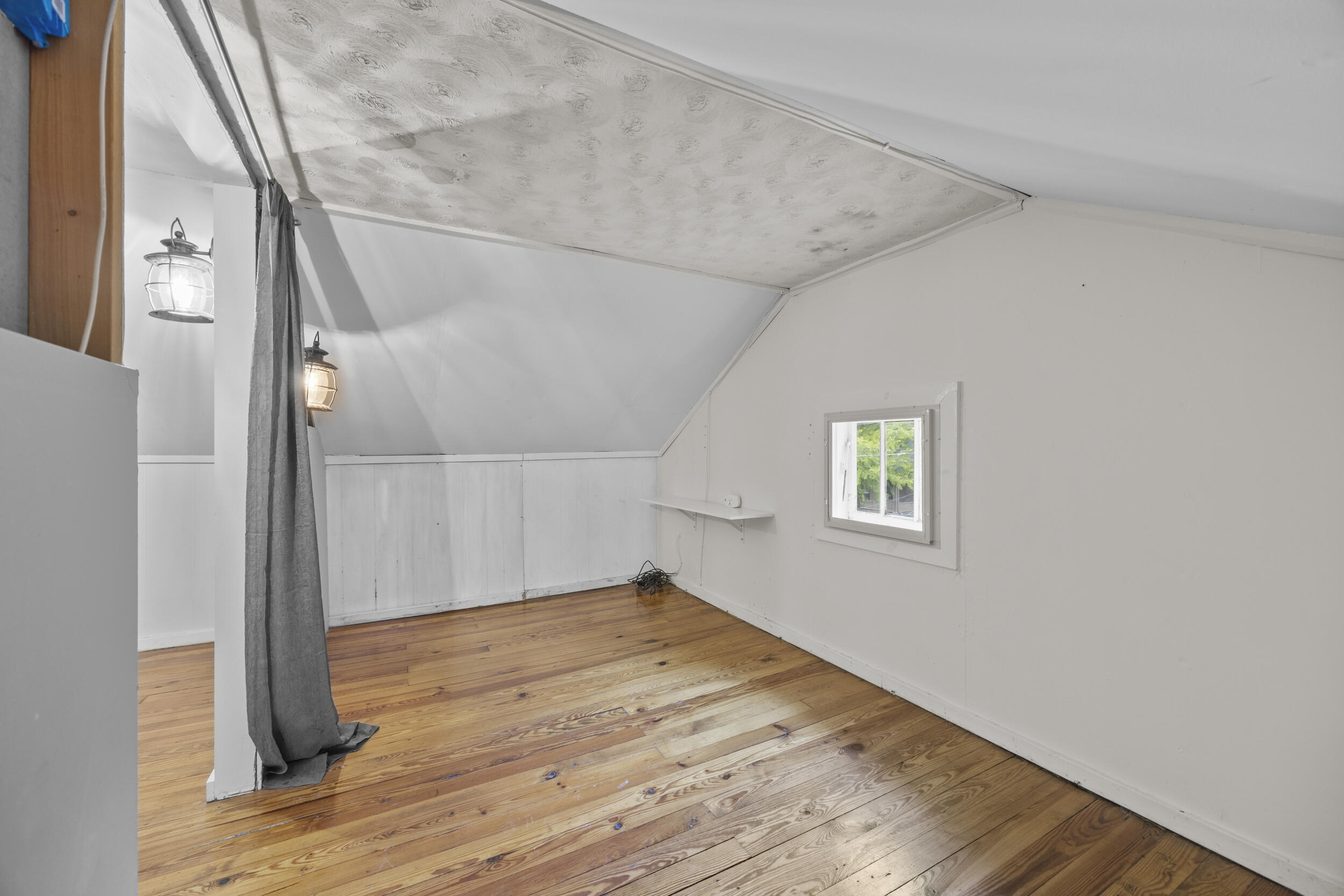 734 Tremont Avenue Property Photo 33