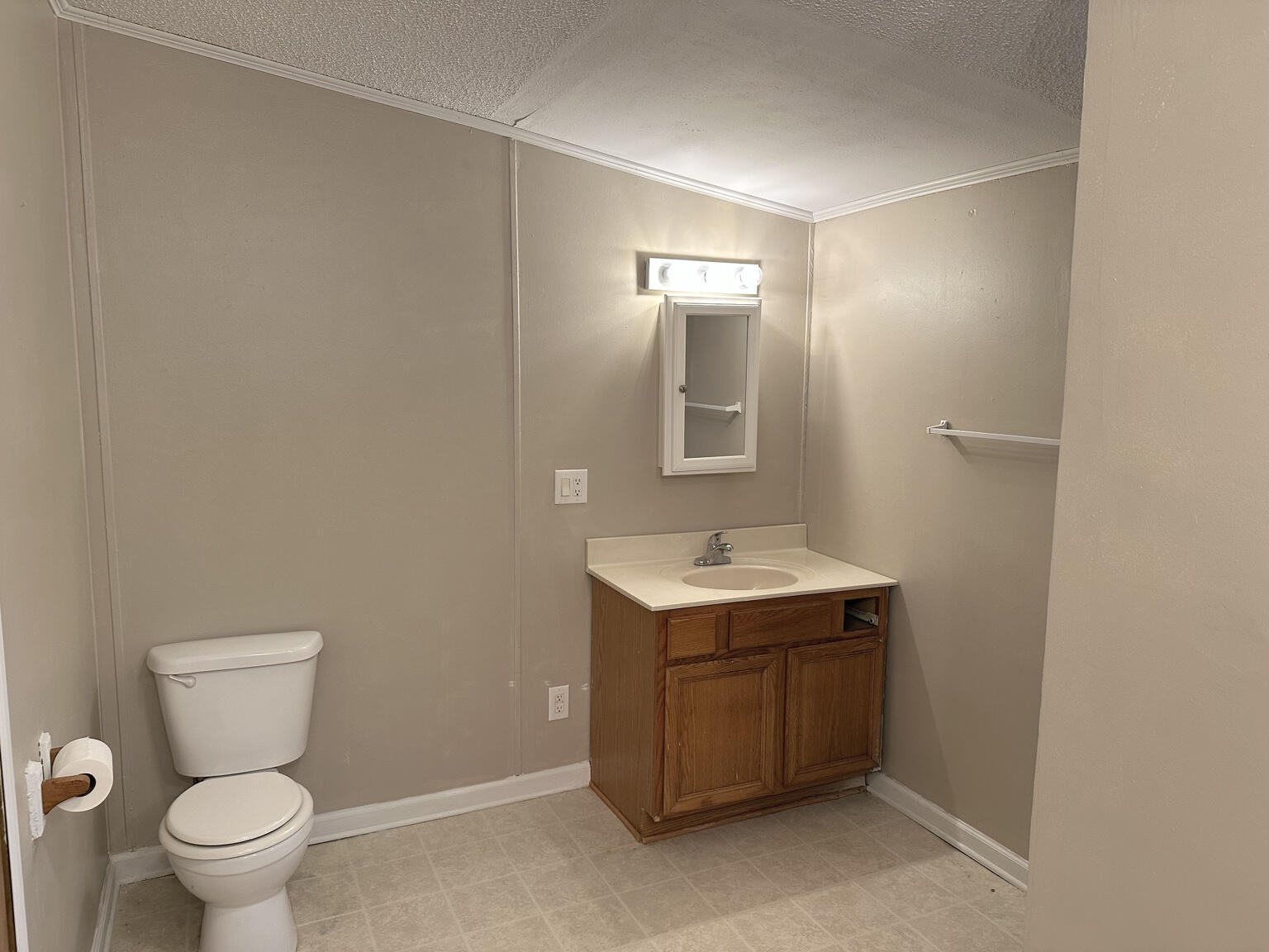 2472 Cincinnati Road Property Photo 12