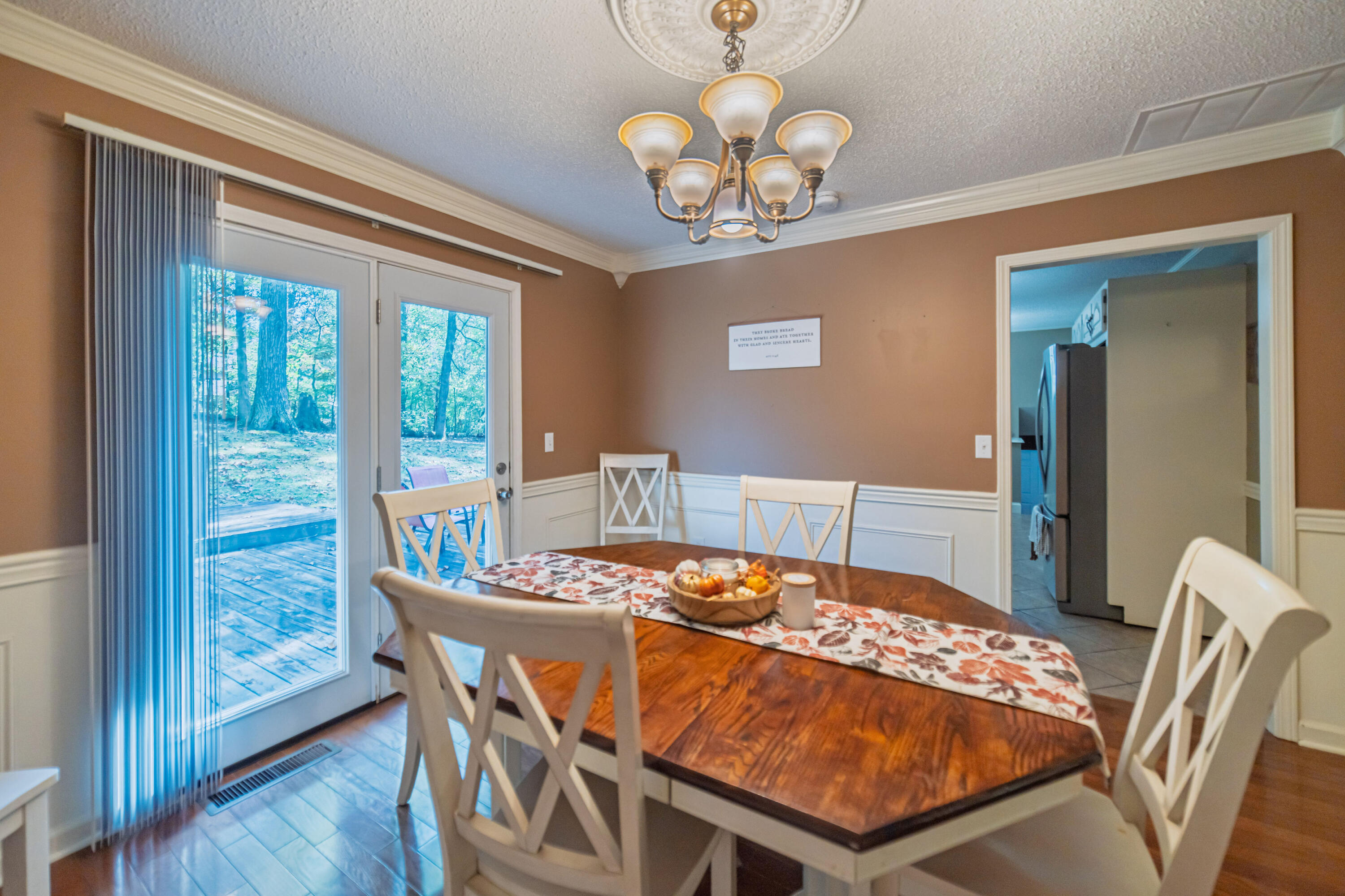 222 Sir Charles Court Property Photo 8