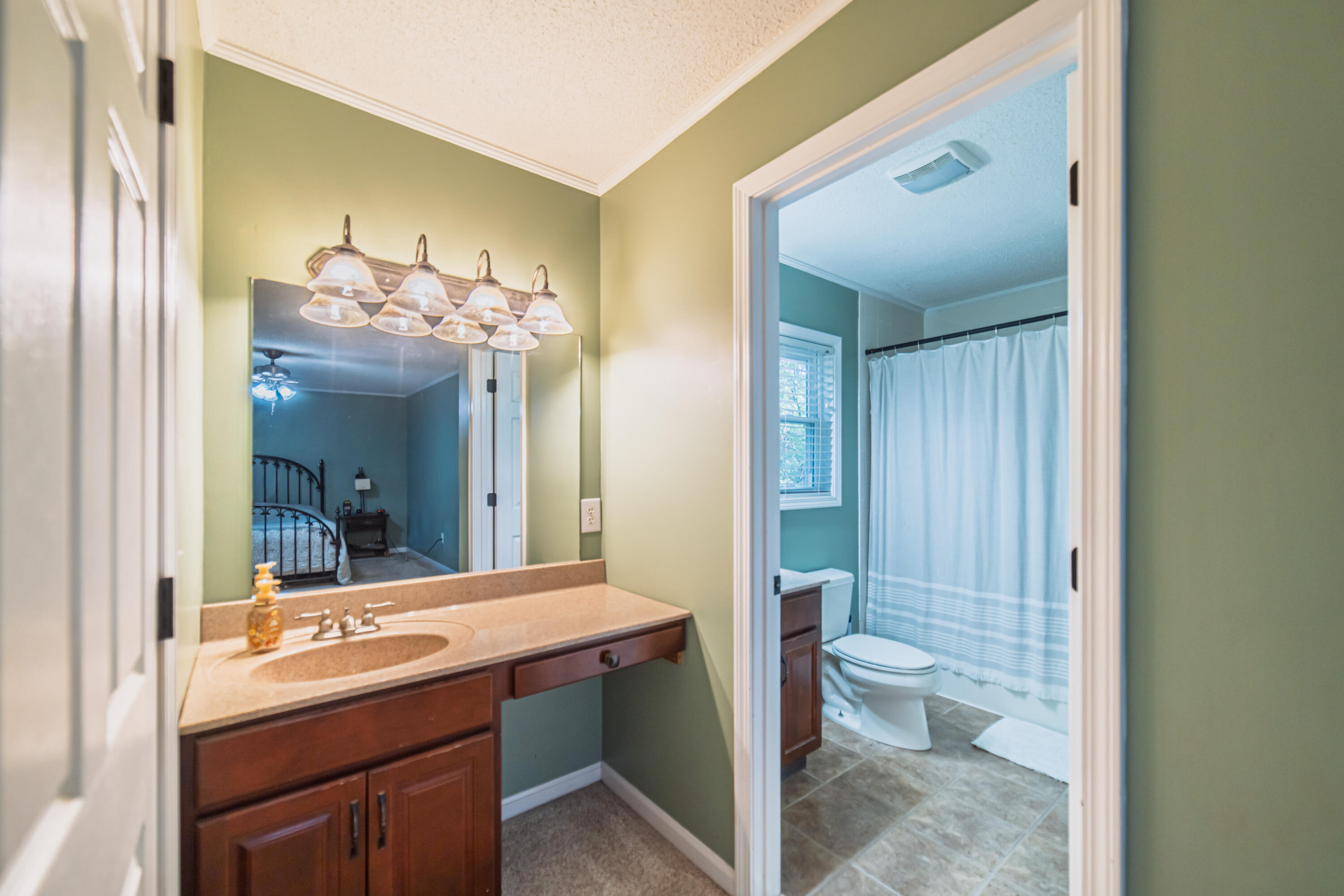 222 Sir Charles Court Property Photo 14