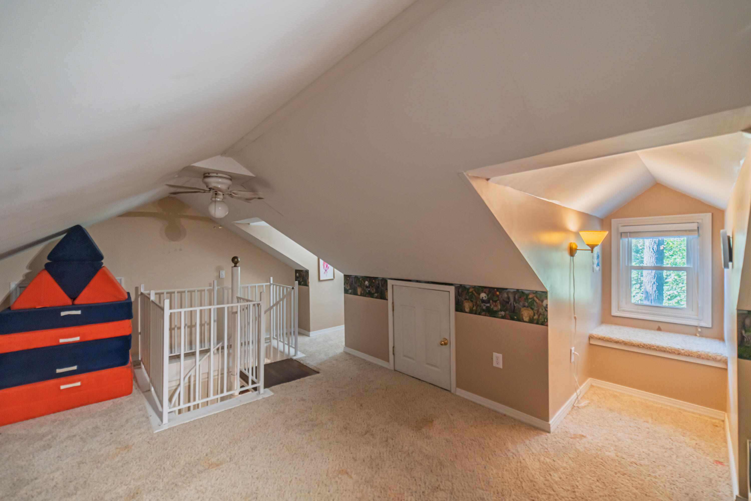 222 Sir Charles Court Property Photo 21